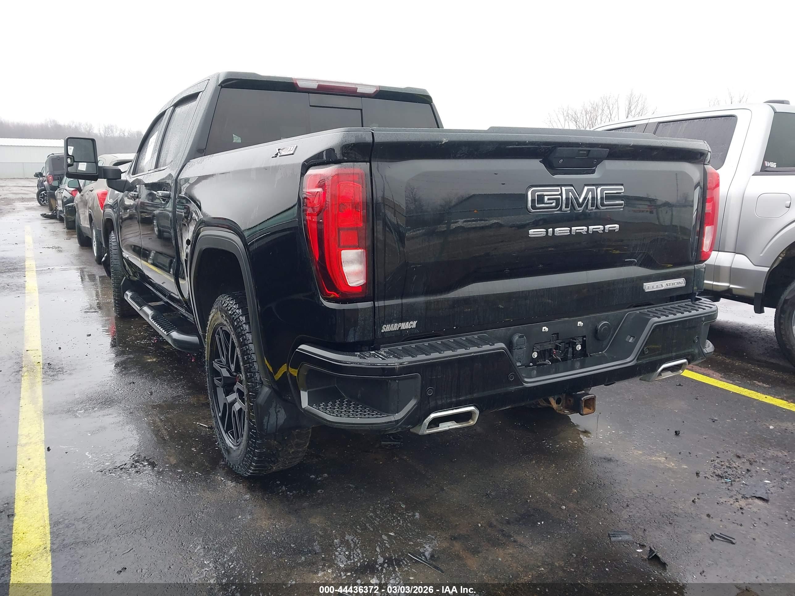 GMC SIERRA image 3