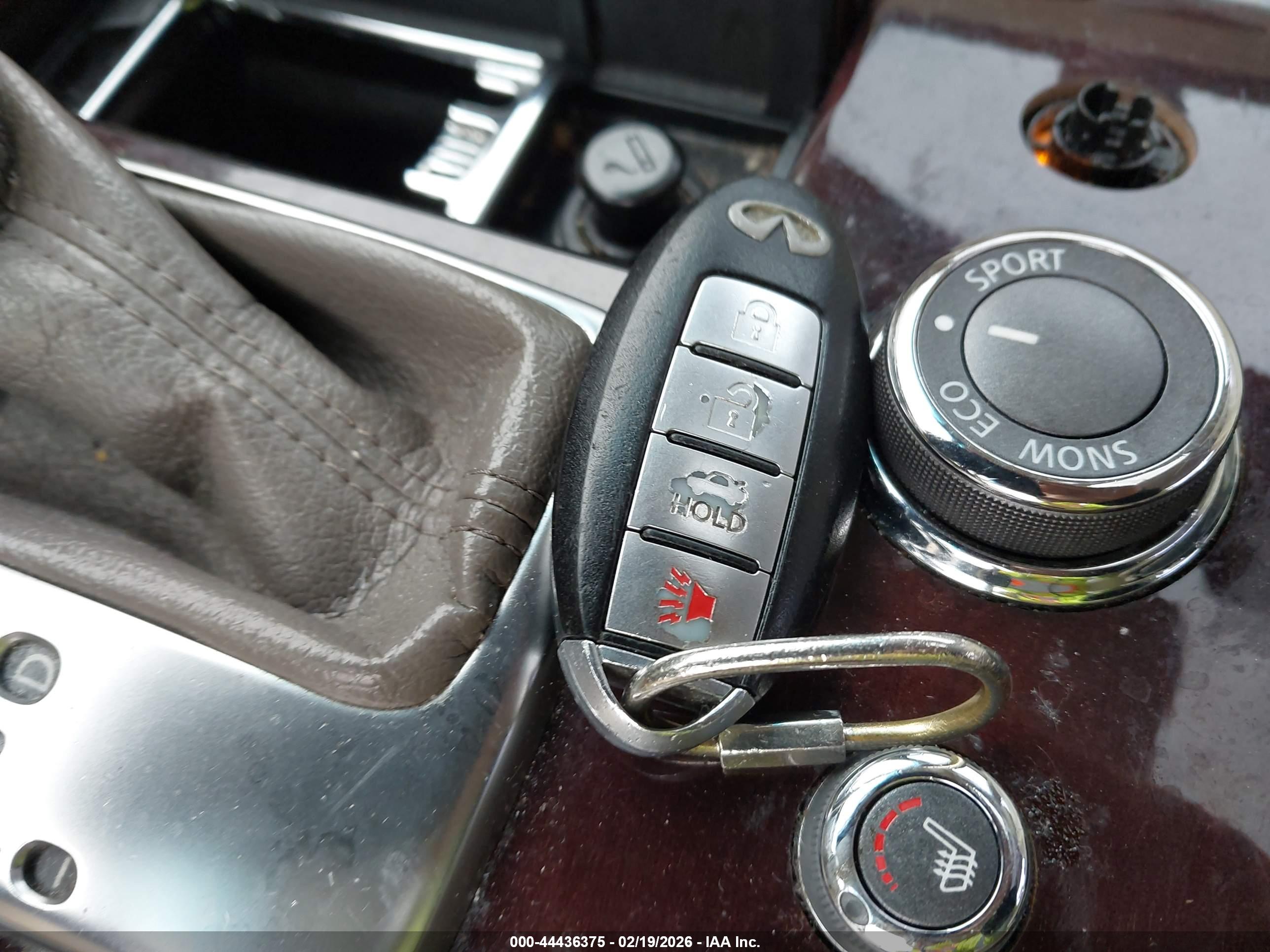 INFINITI M37 image 11