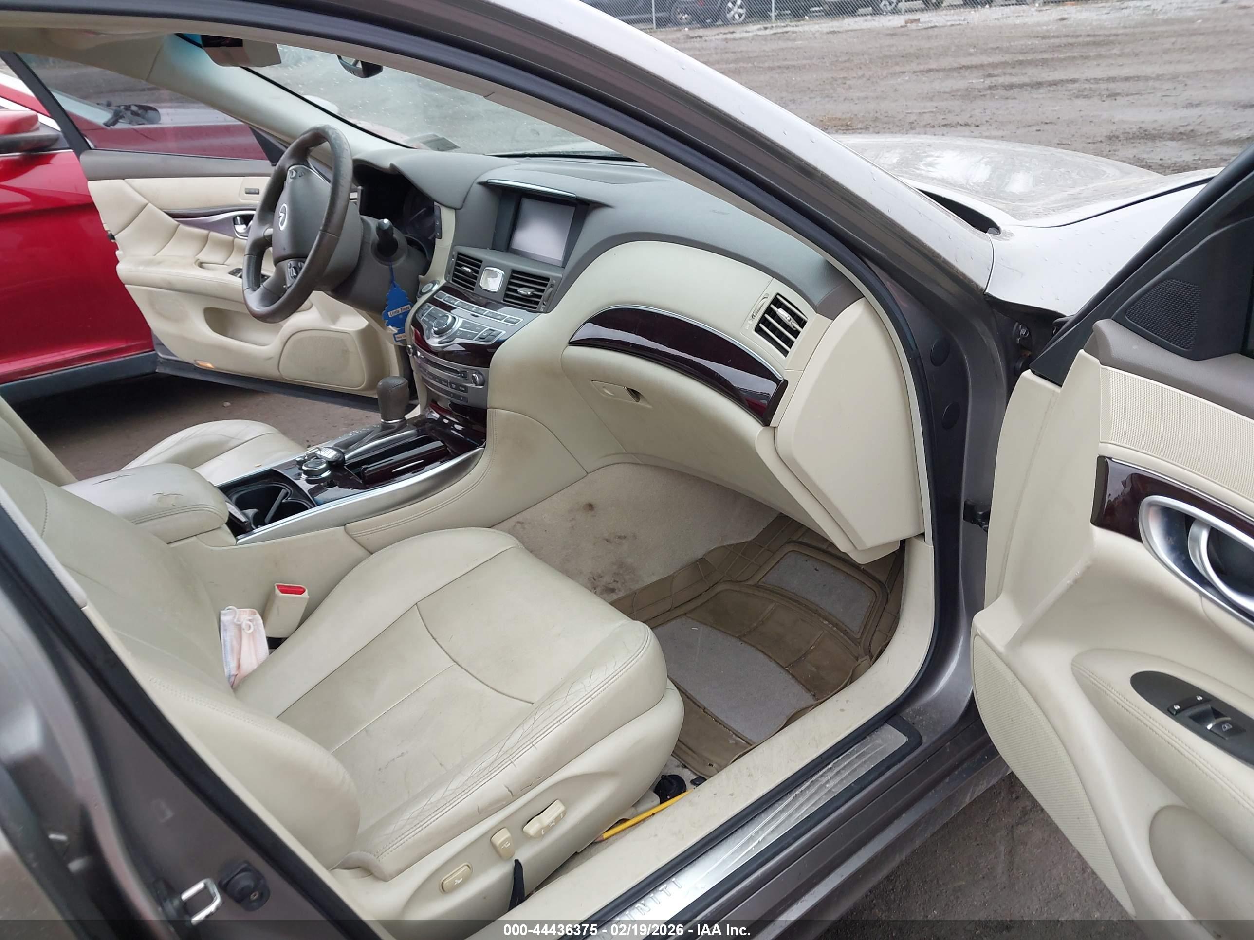 INFINITI M37 image 5