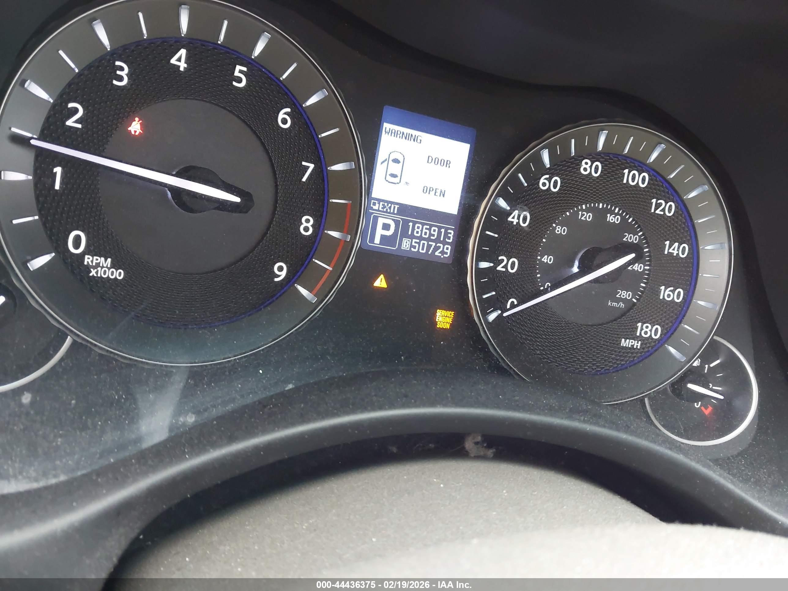 INFINITI M37 image 7