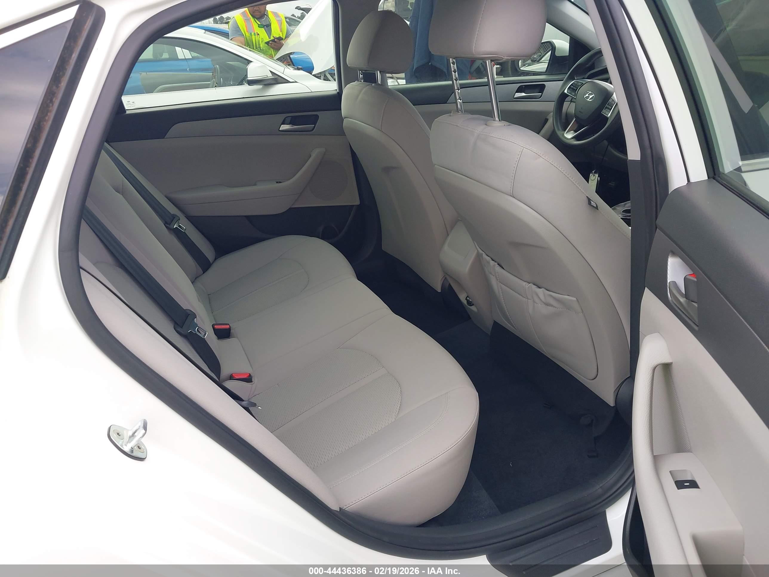 HYUNDAI SONATA image 8