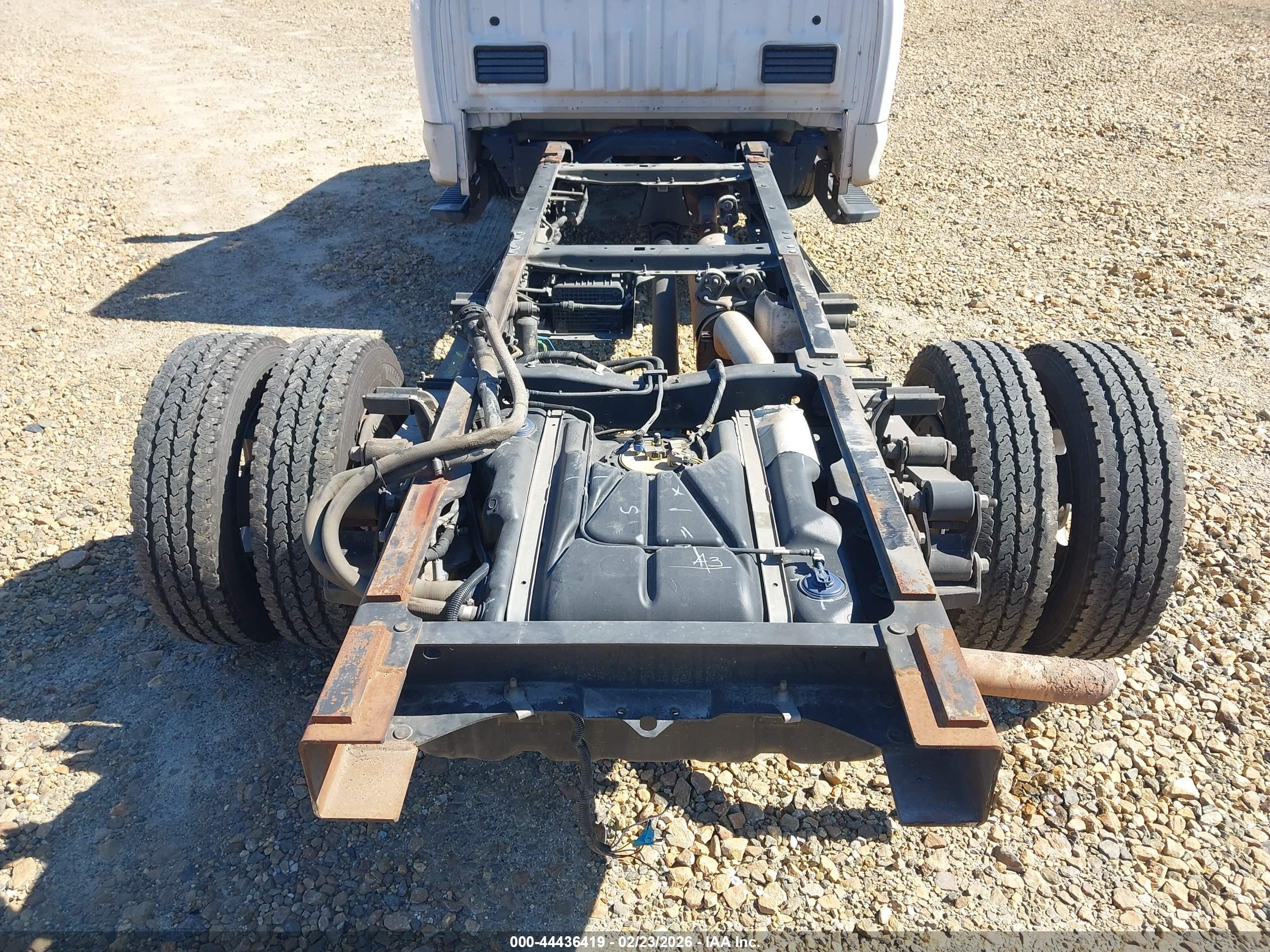 FORD F-550 image 8