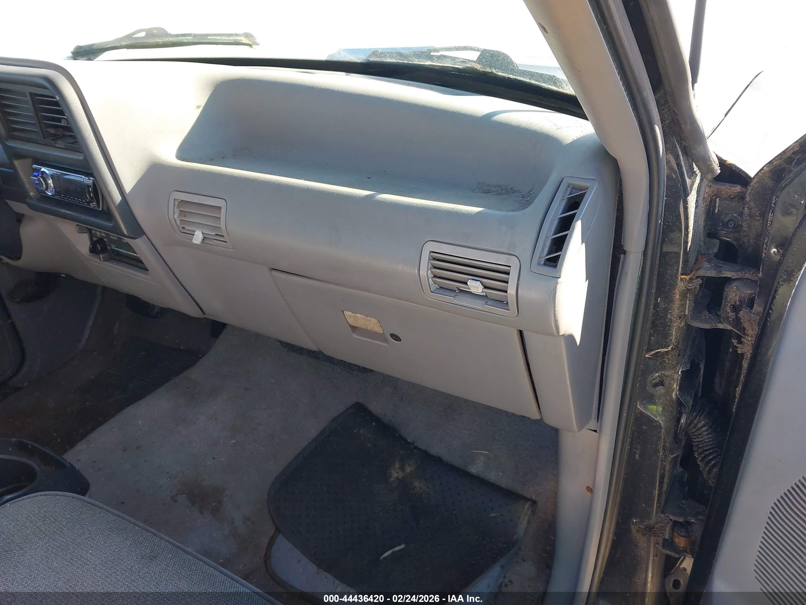 MAZDA B3000 image 5