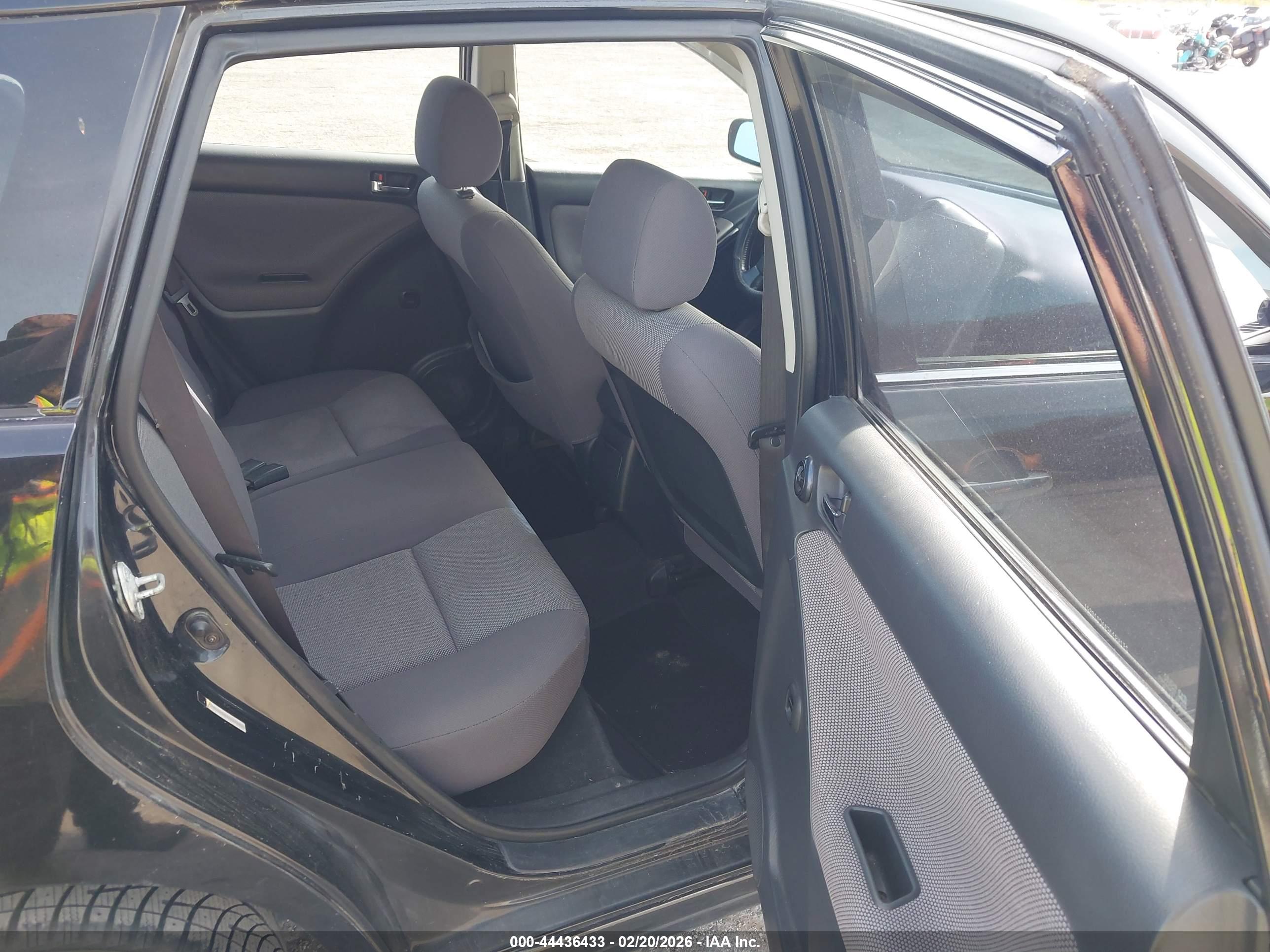 TOYOTA MATRIX image 8