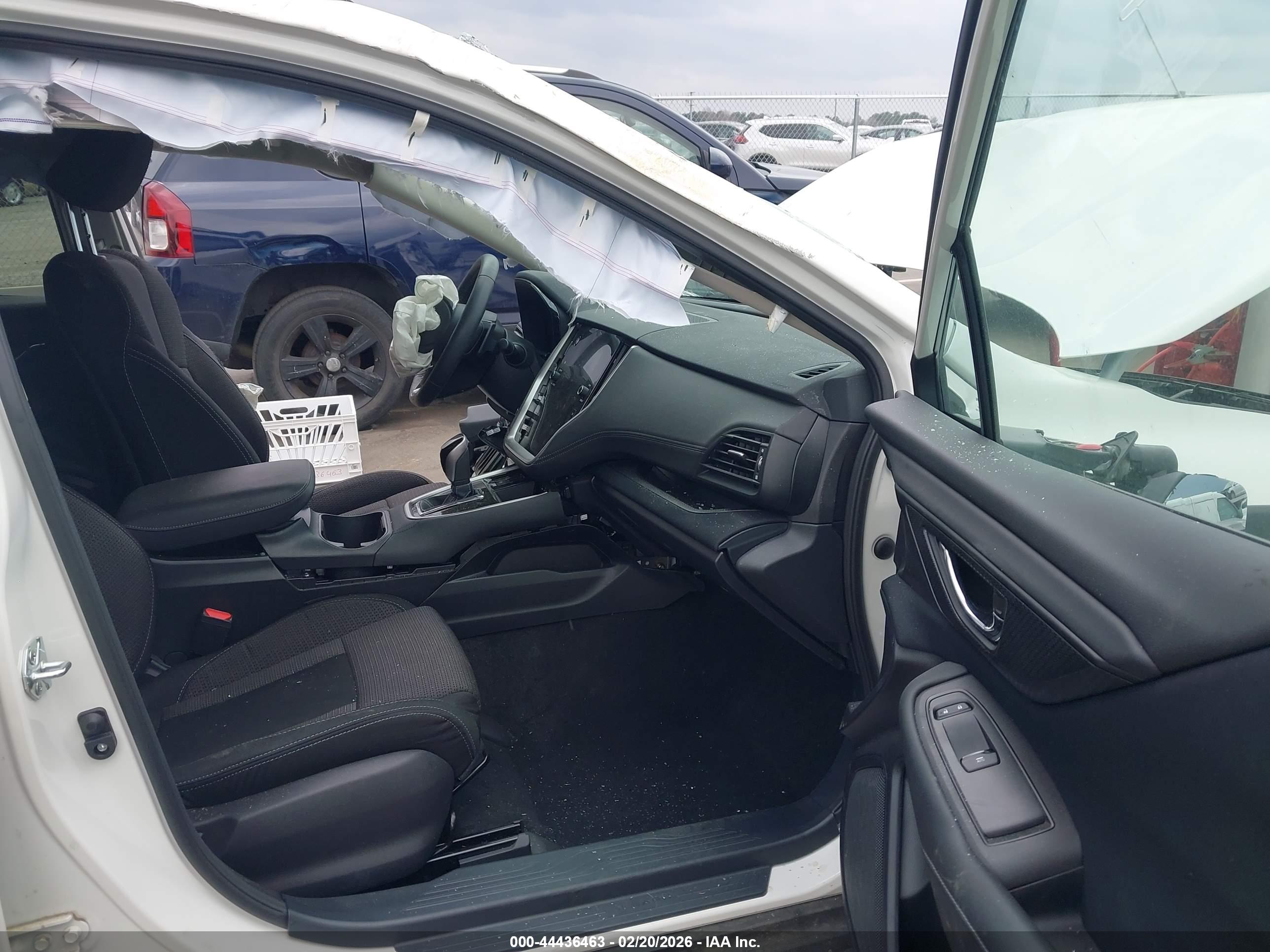 SUBARU OUTBACK image 5