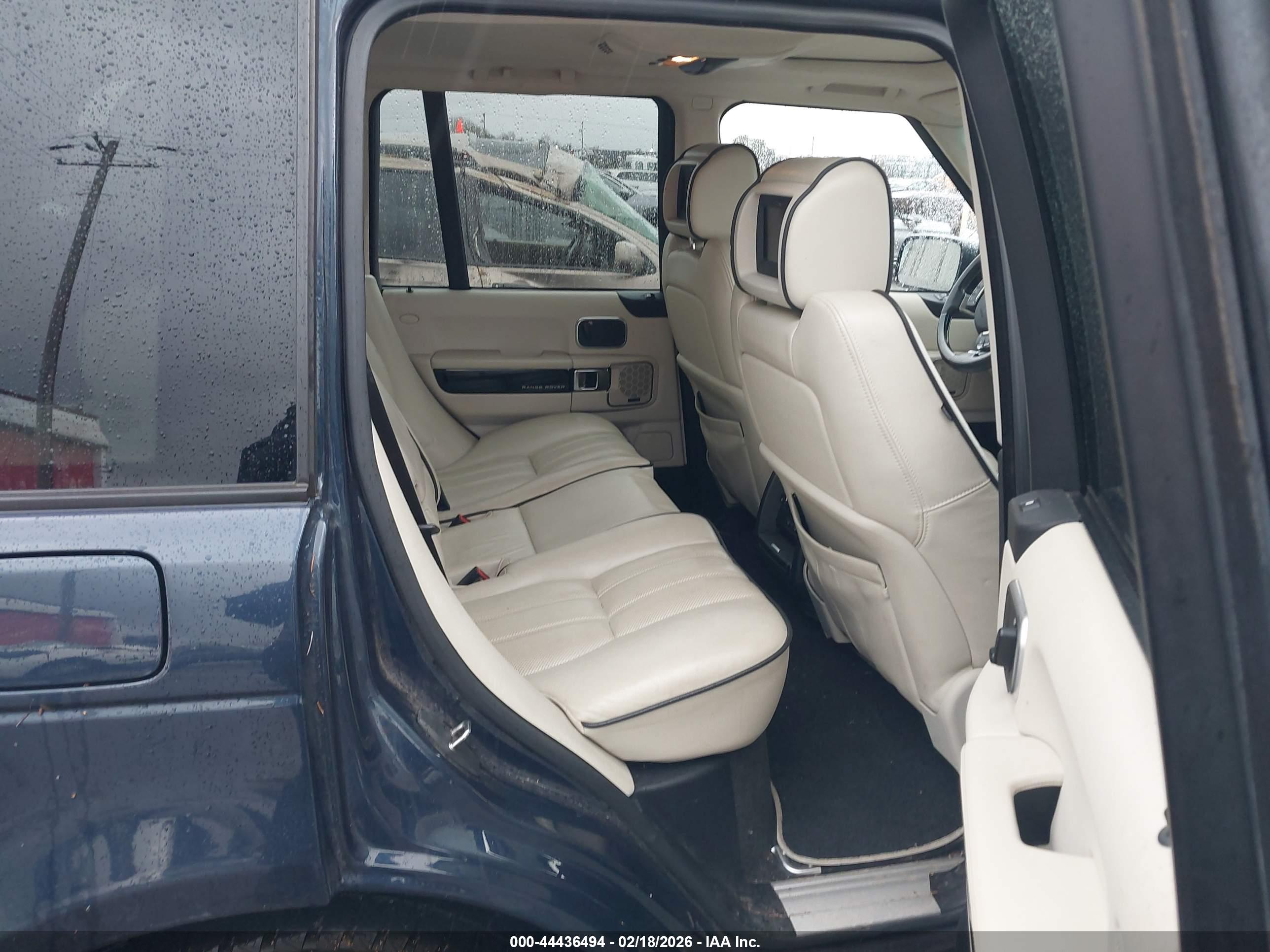 LAND ROVER image 8