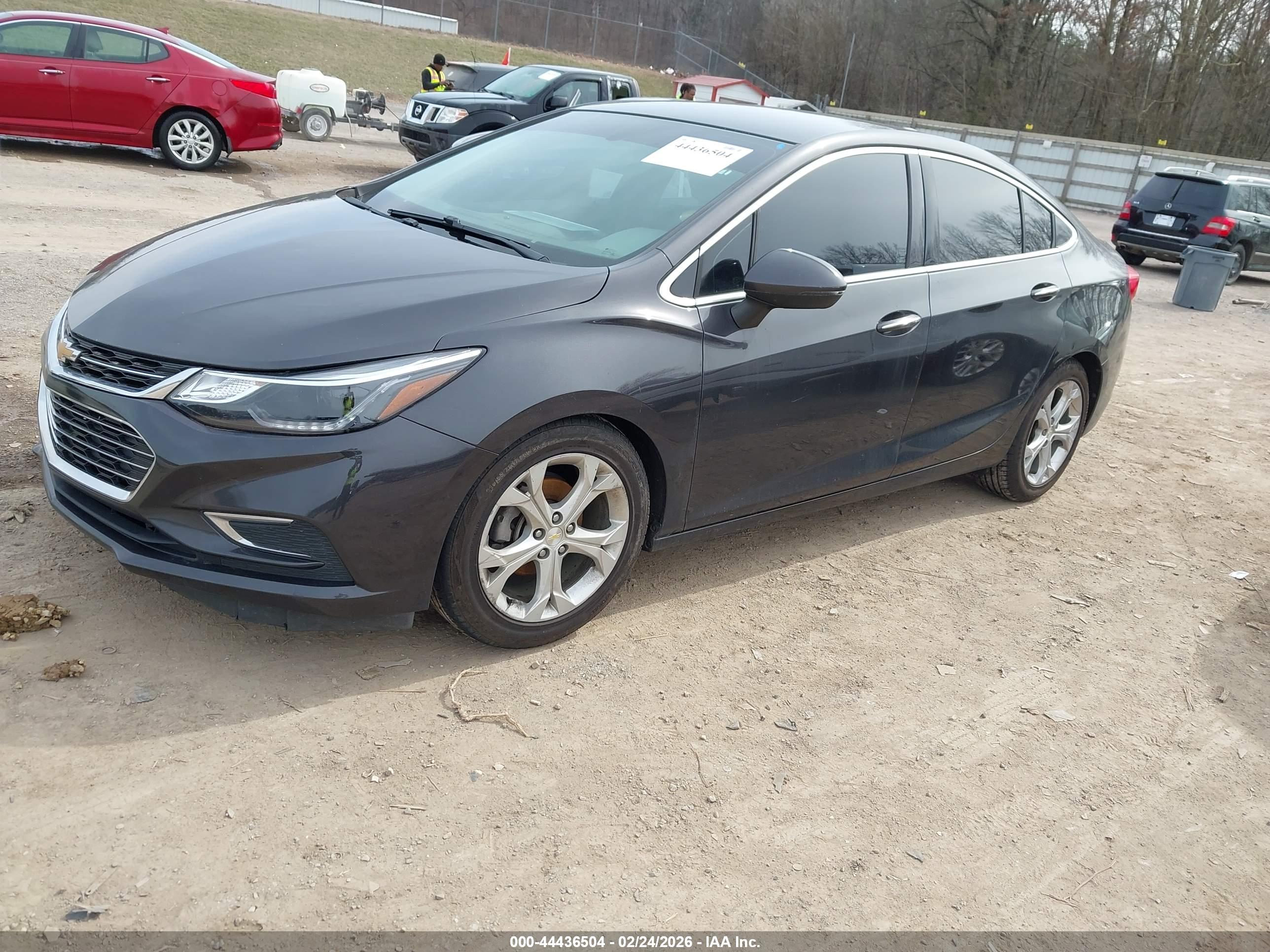 CHEVROLET CRUZE image 2