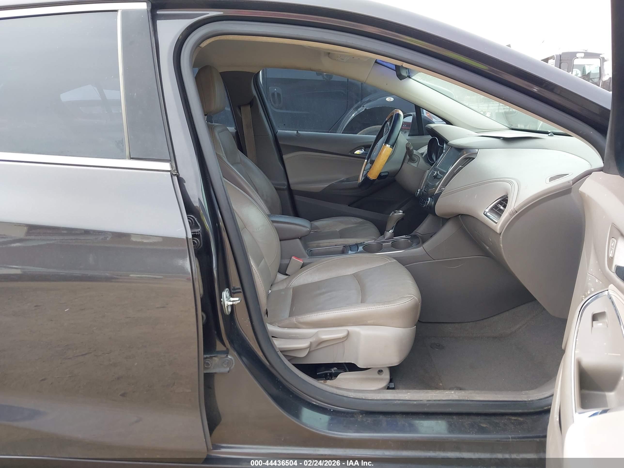 CHEVROLET CRUZE image 5
