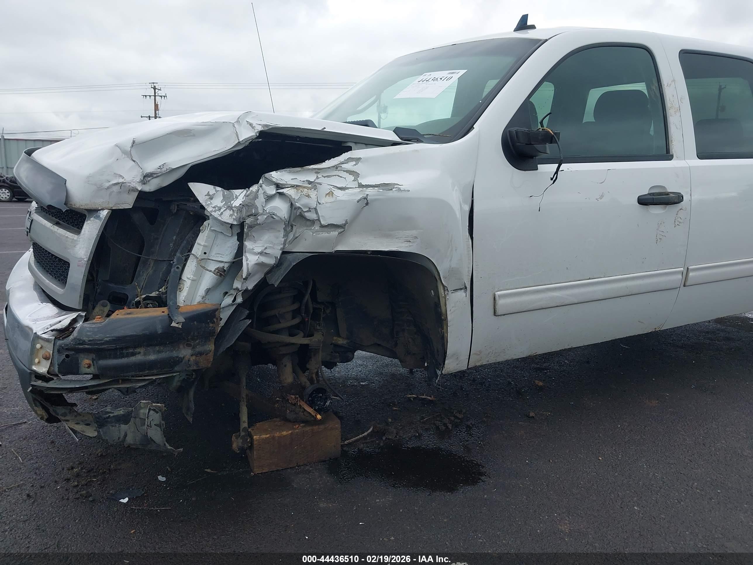 CHEVROLET SILVERADO image 6
