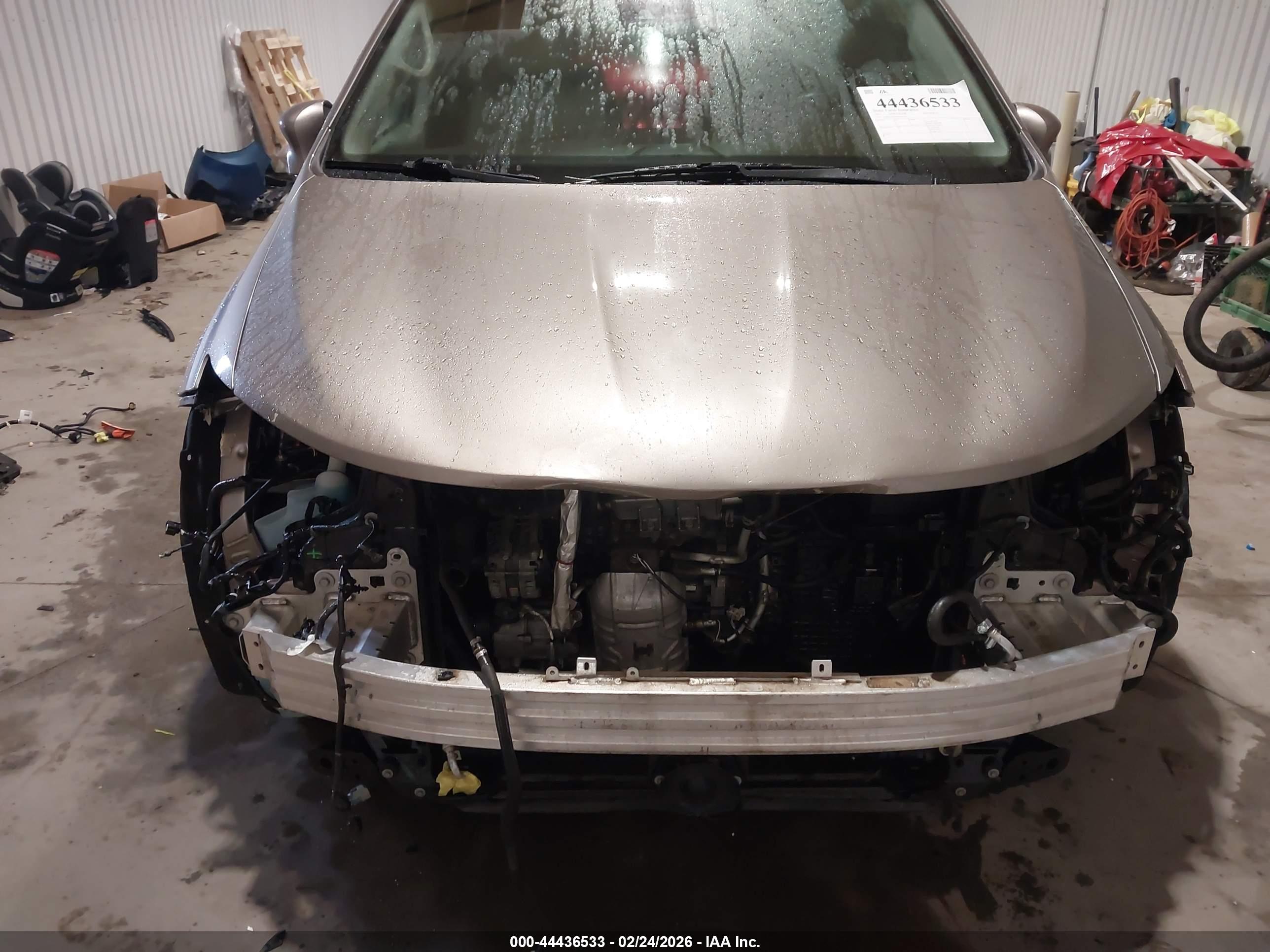 CHRYSLER PACIFICA image 6