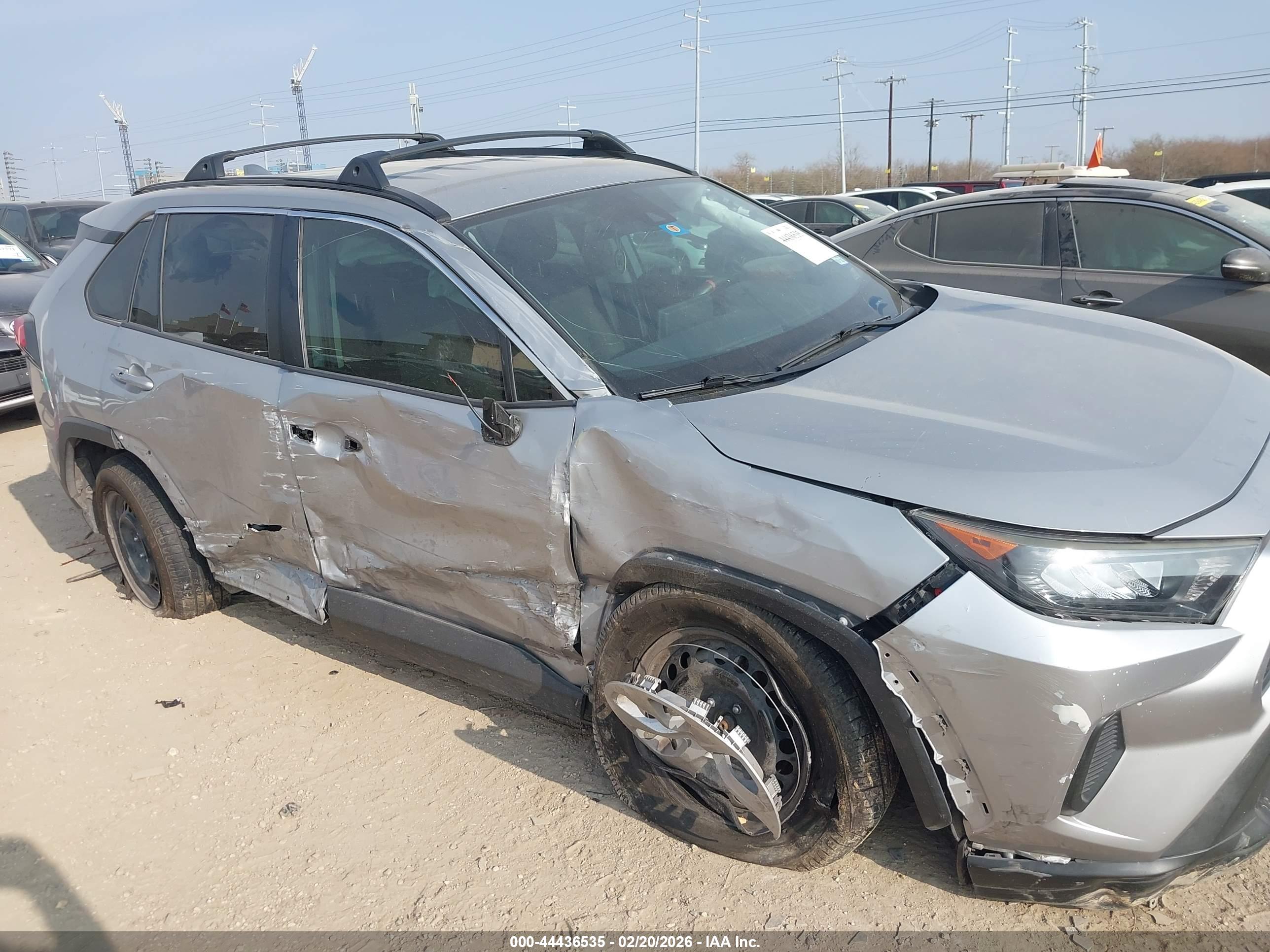 TOYOTA RAV4 image 6