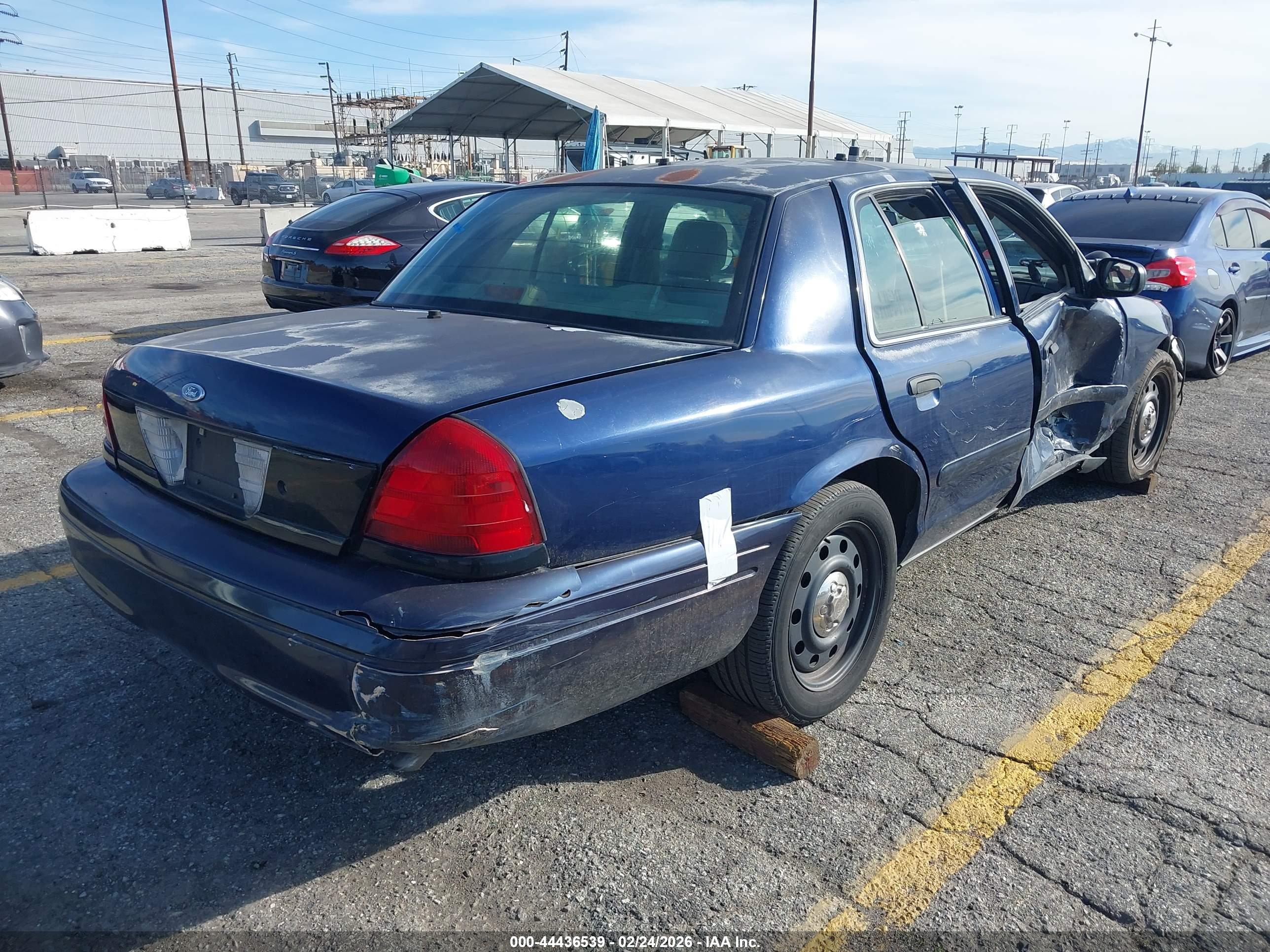 FORD CROWN image 4