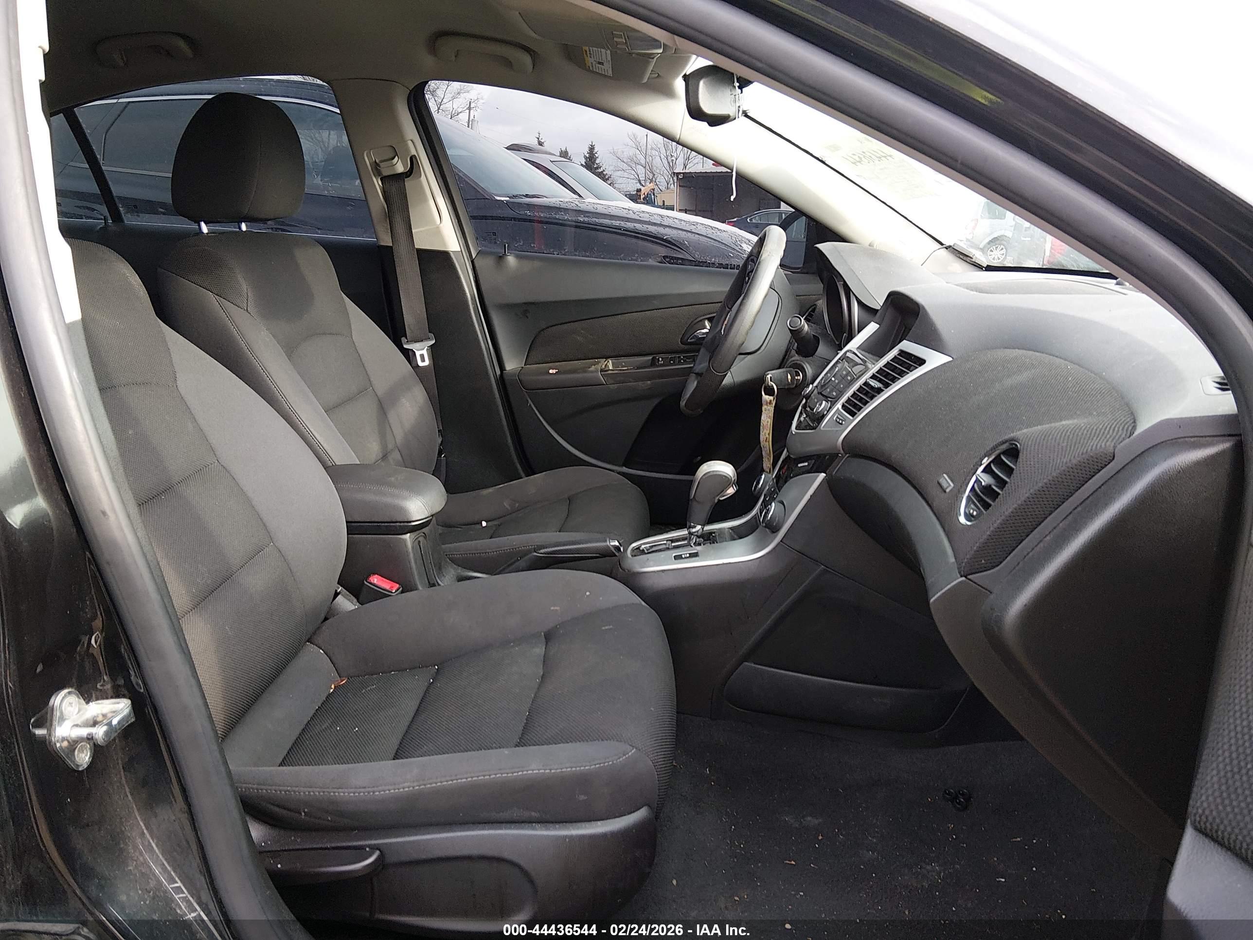CHEVROLET CRUZE image 5