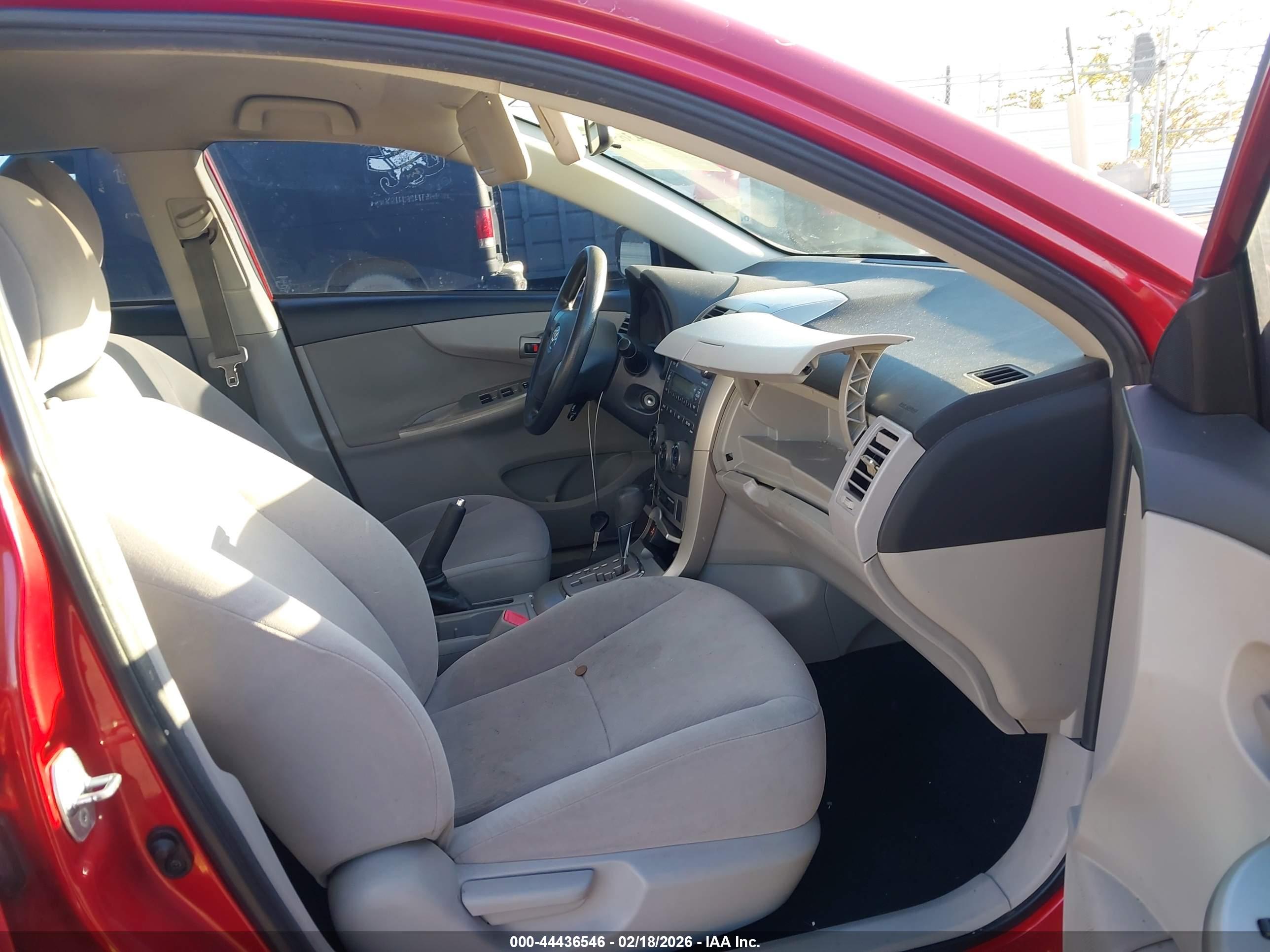 TOYOTA COROLLA image 5