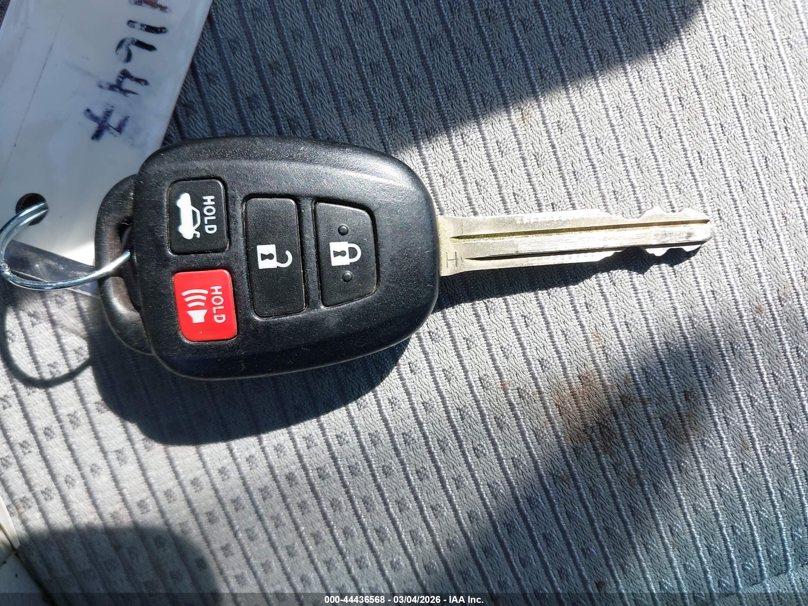 TOYOTA CAMRY image 11