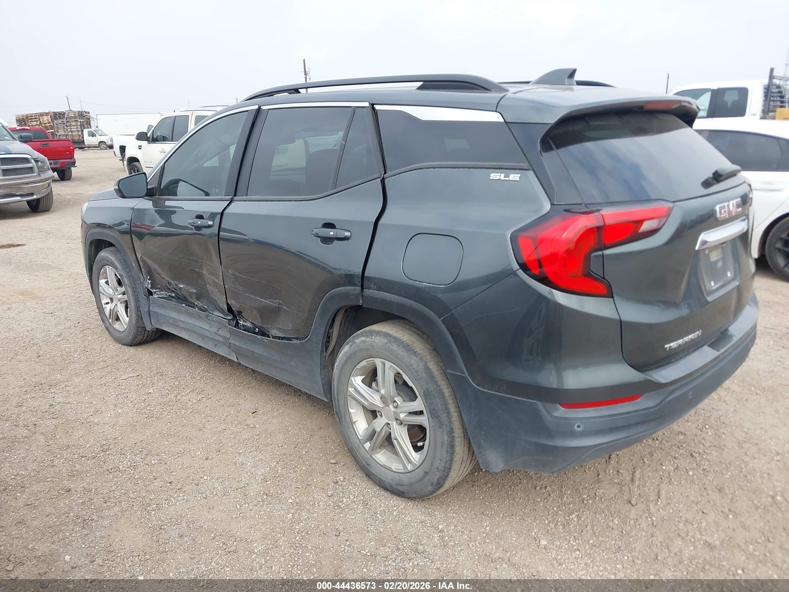 GMC TERRAIN image 3