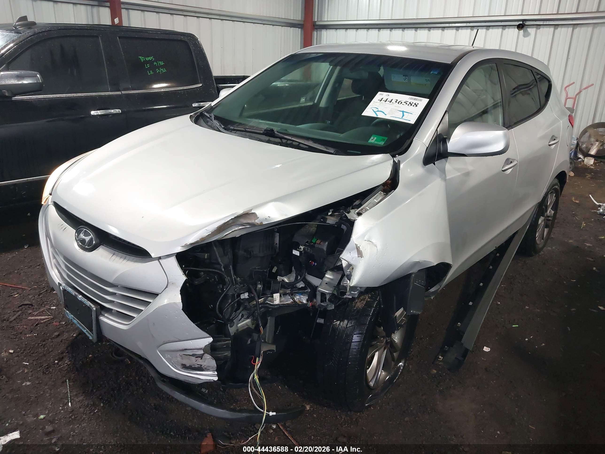 HYUNDAI TUCSON image 2