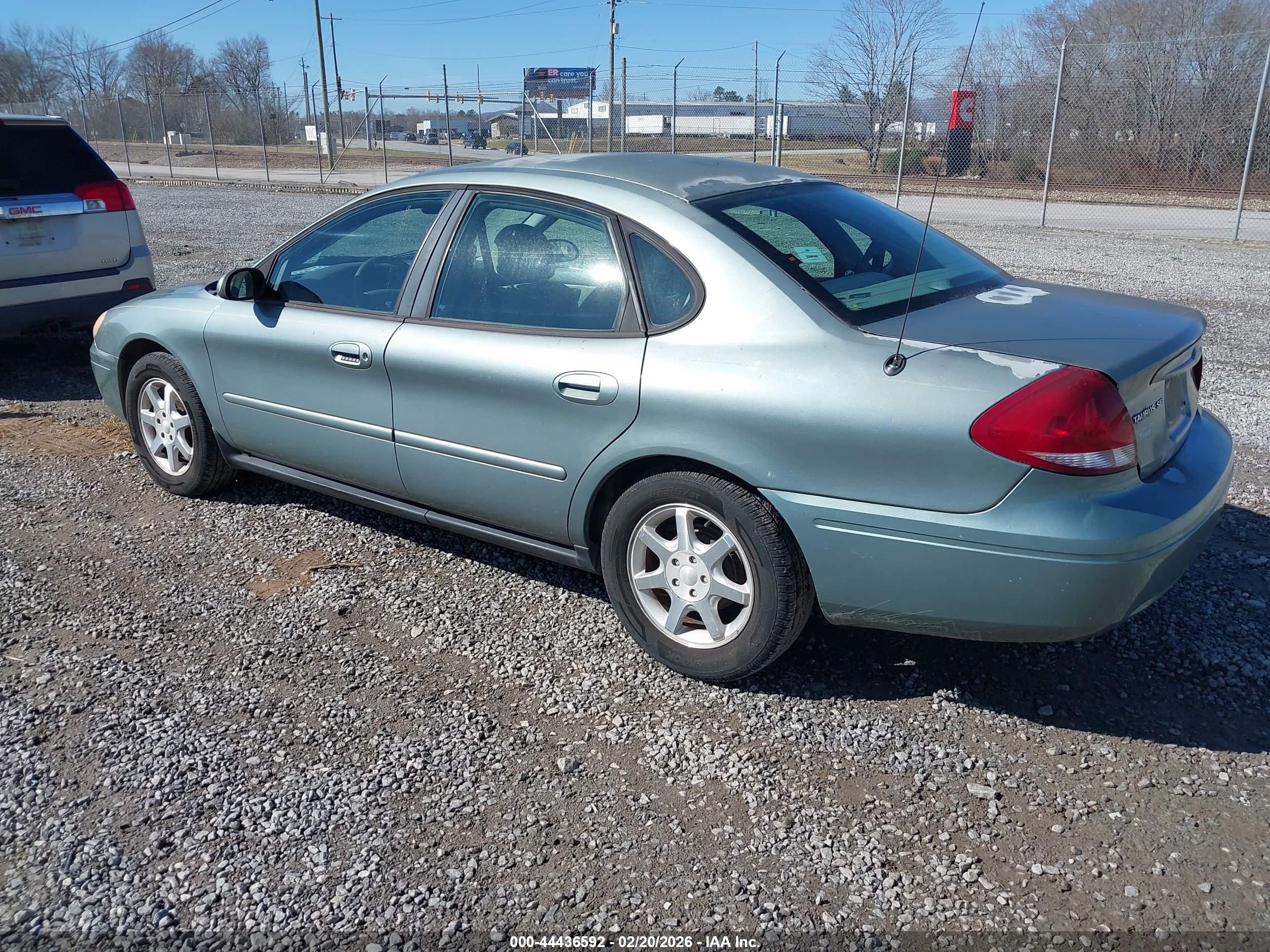 FORD TAURUS image 3