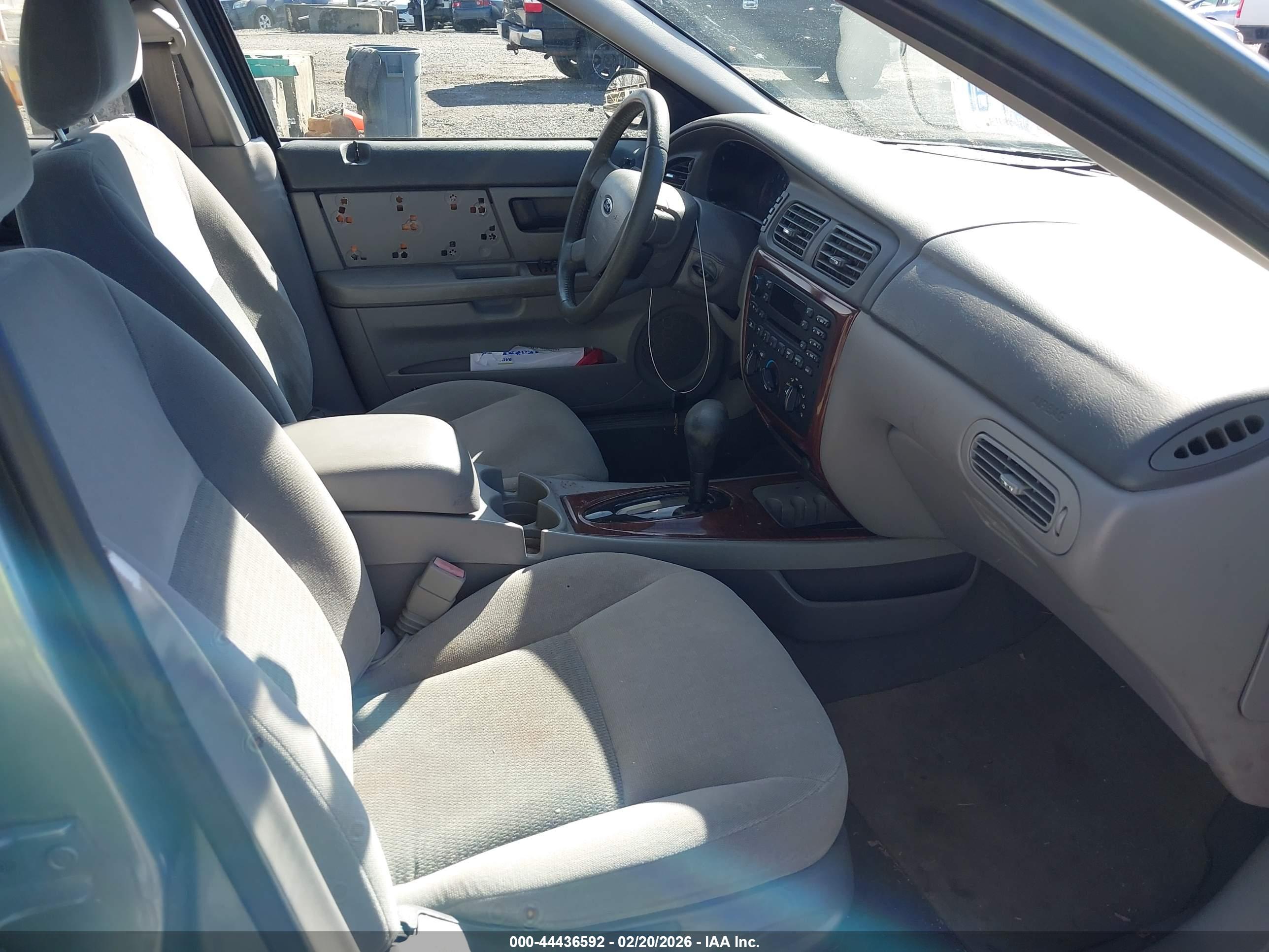 FORD TAURUS image 5