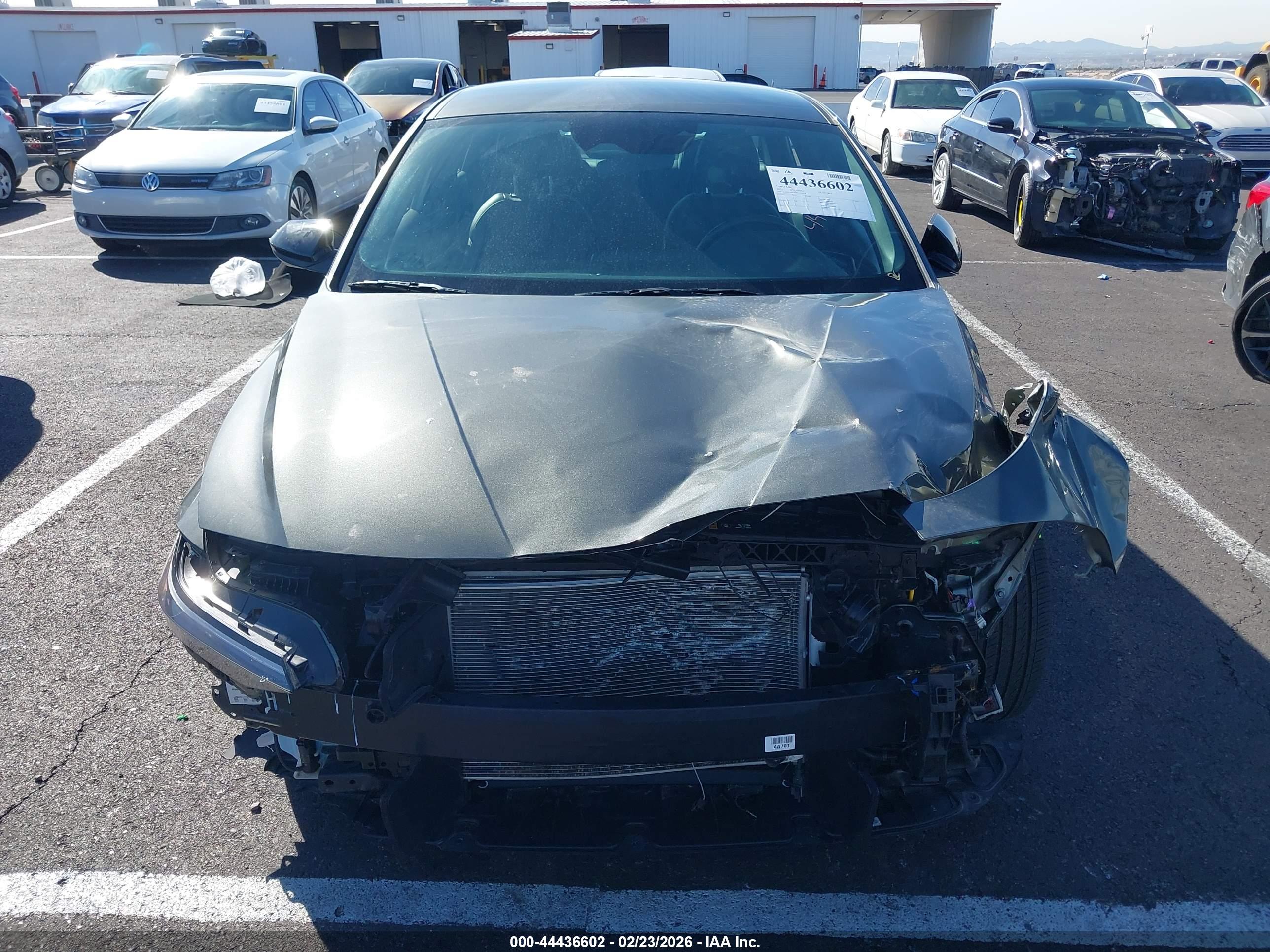 HYUNDAI ELANTRA image 6