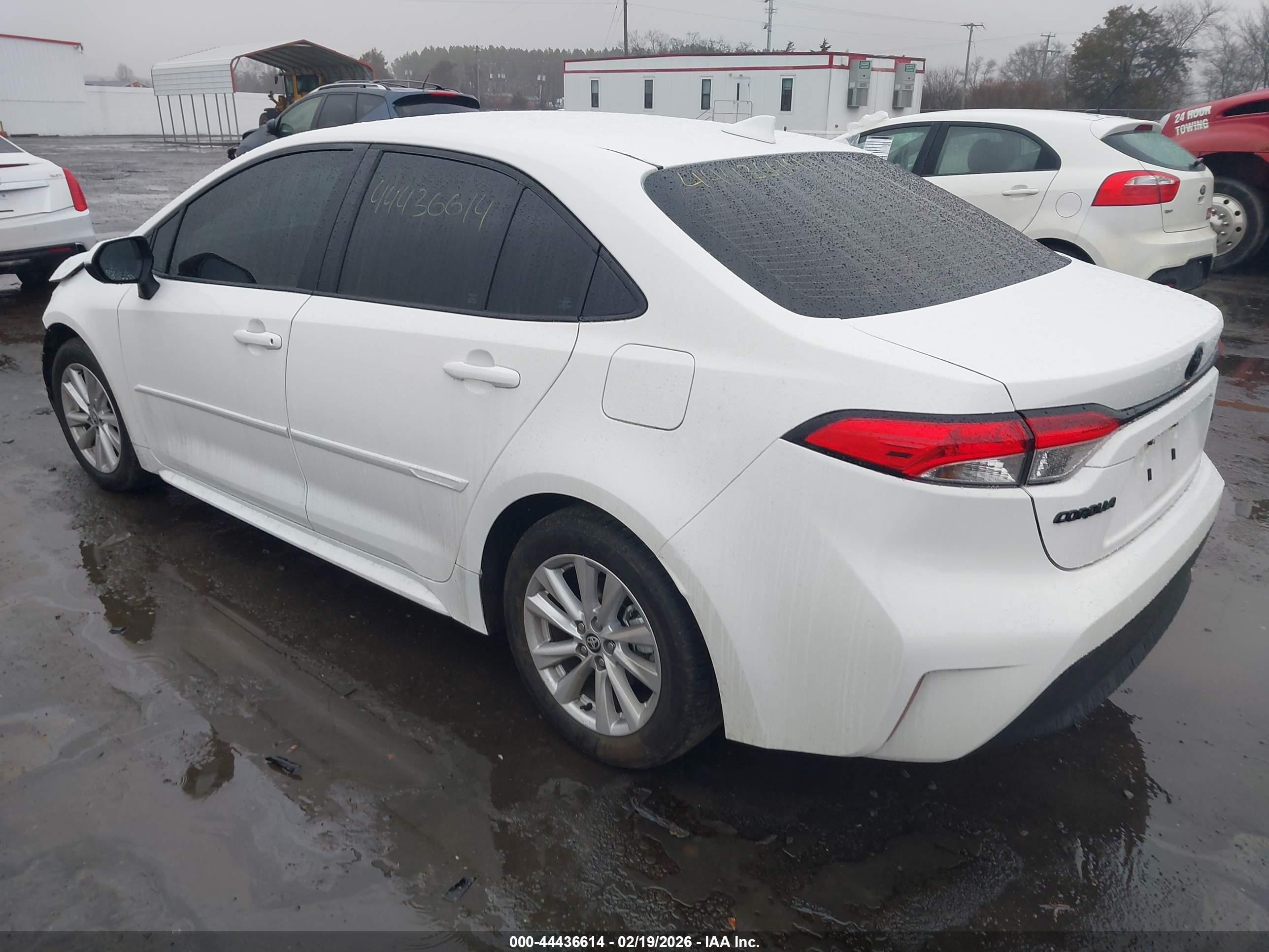 TOYOTA COROLLA image 3