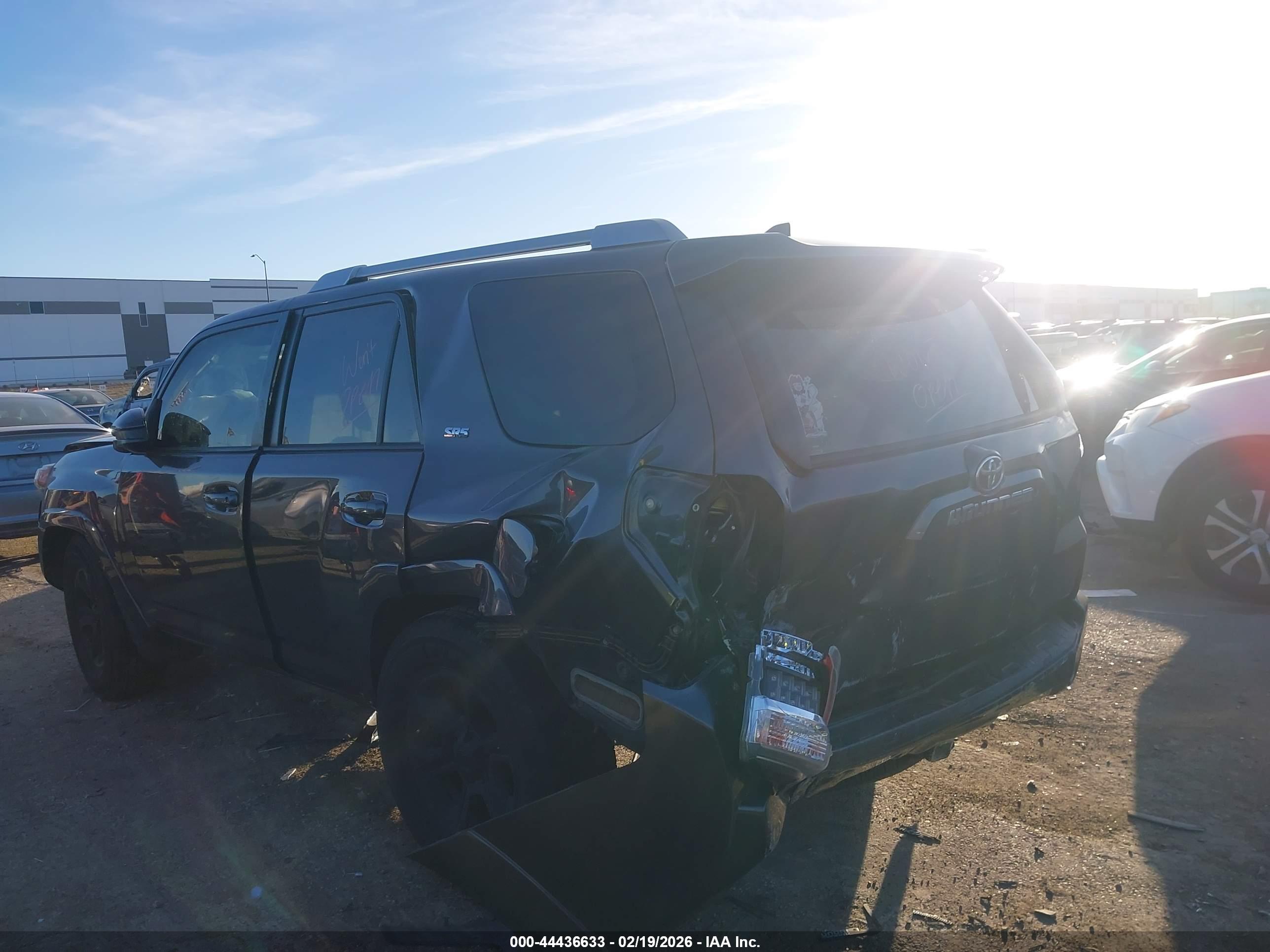 TOYOTA 4RUNNER image 6