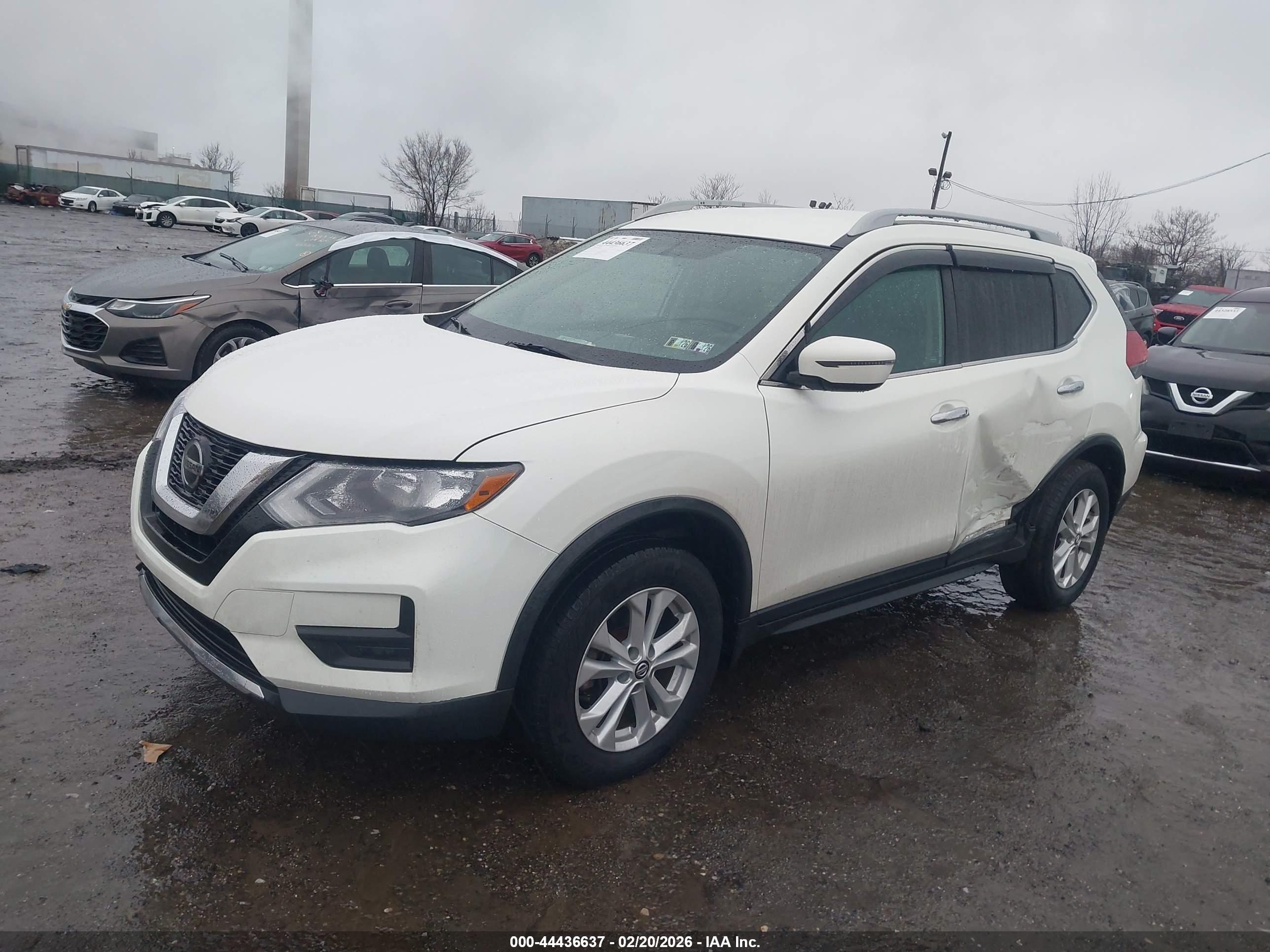 NISSAN ROGUE image 2