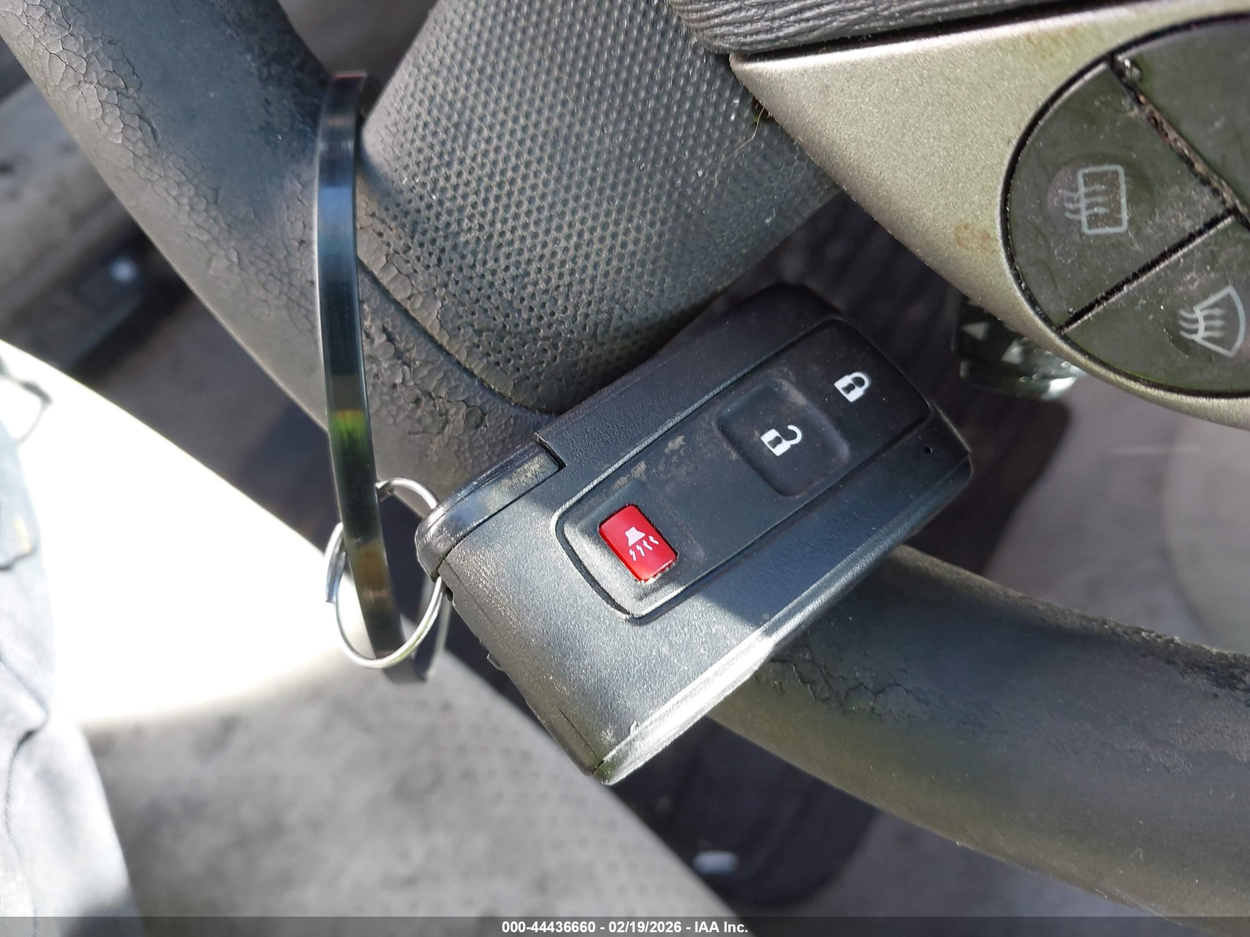 TOYOTA PRIUS image 11