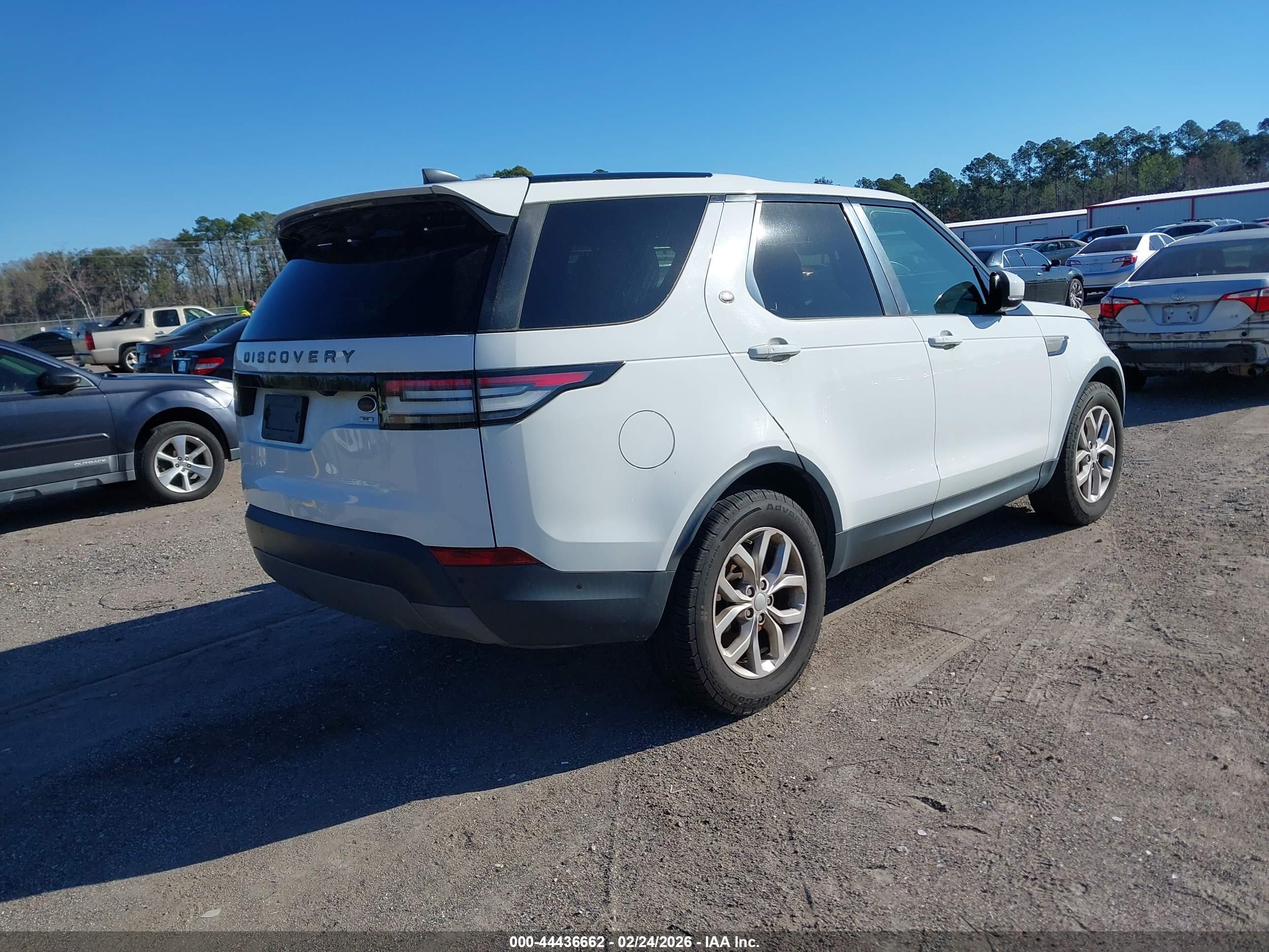 LAND ROVER image 4