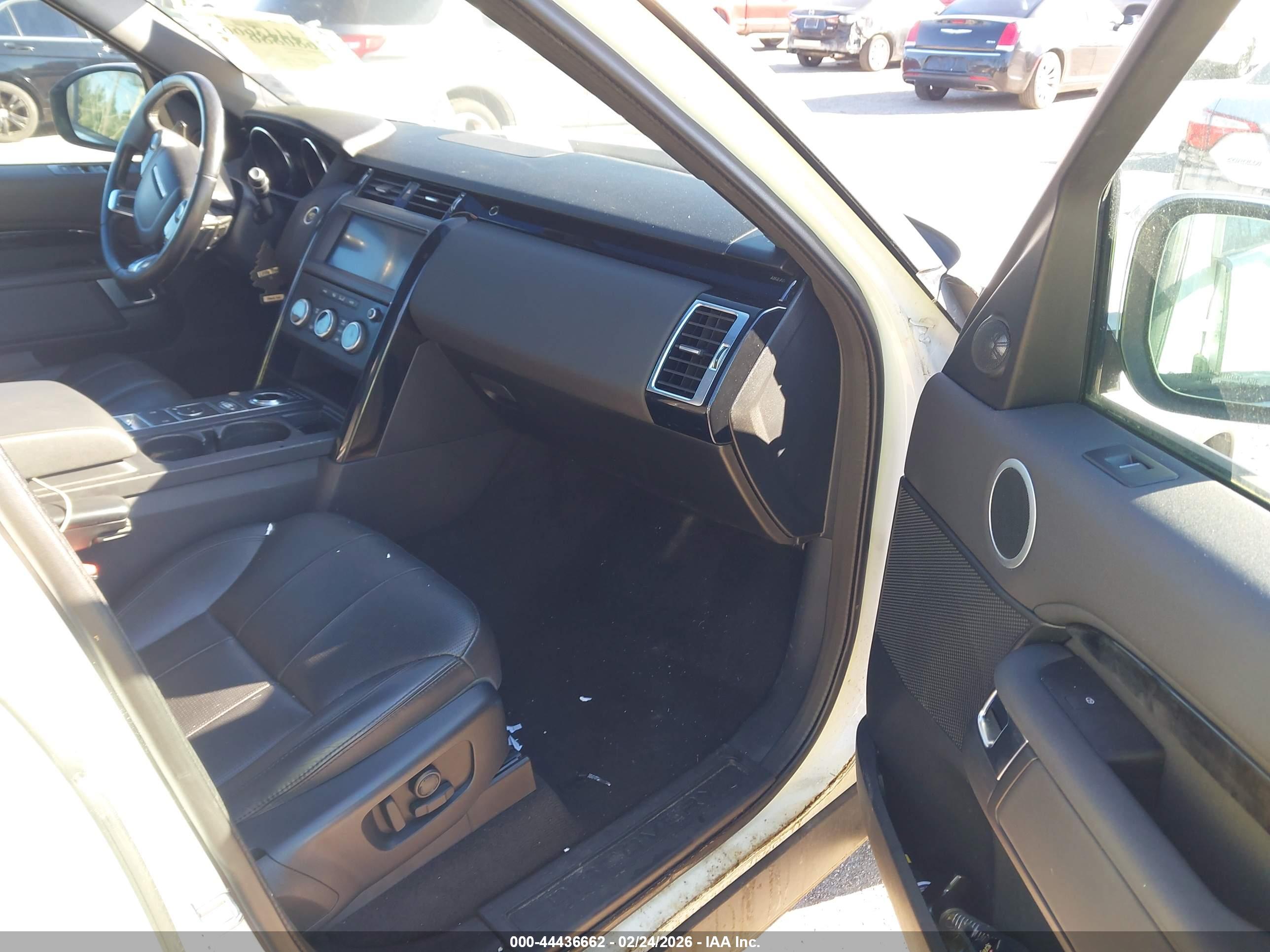 LAND ROVER image 5