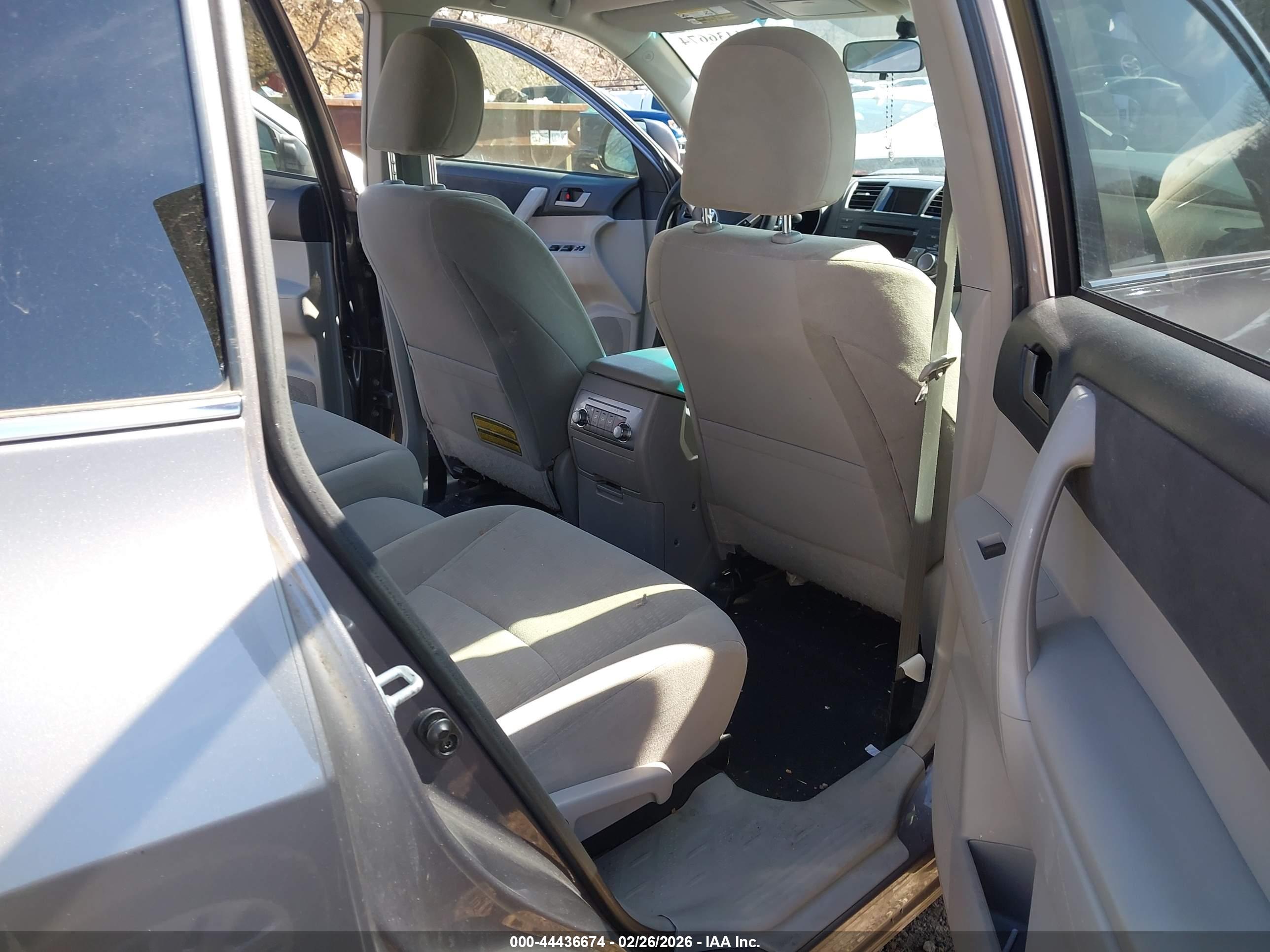 TOYOTA HIGHLANDER image 8