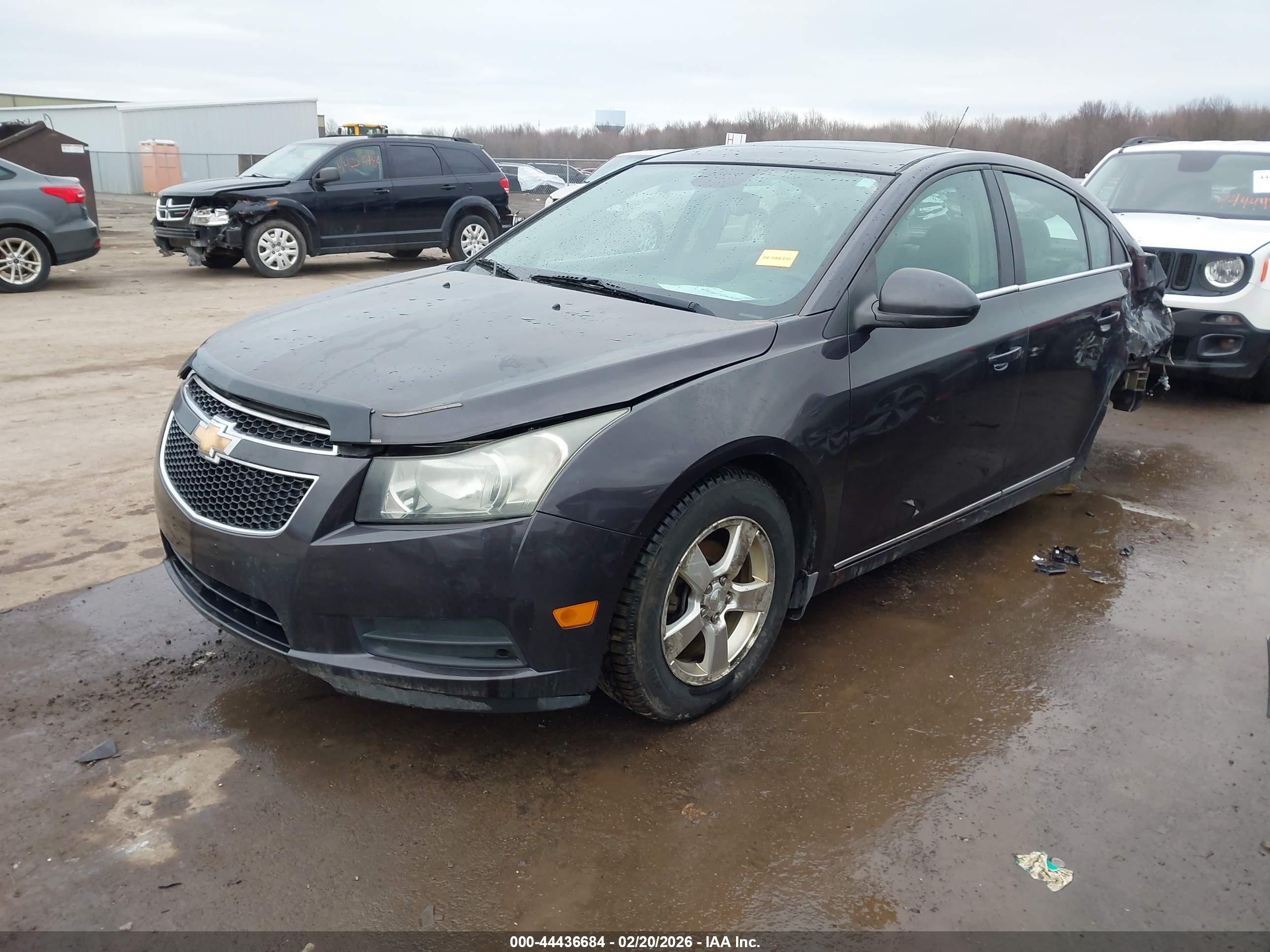 CHEVROLET CRUZE image 2