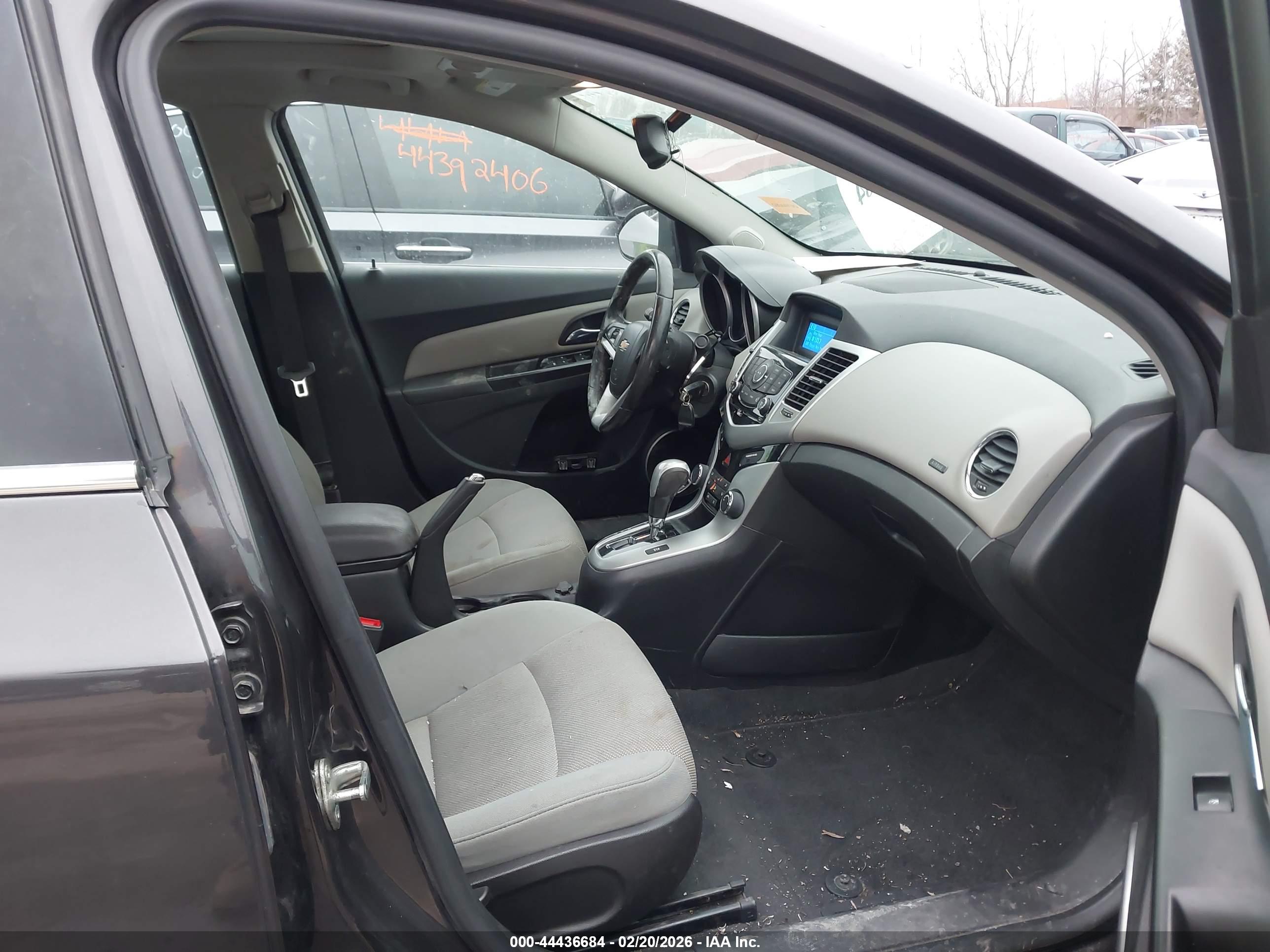CHEVROLET CRUZE image 5
