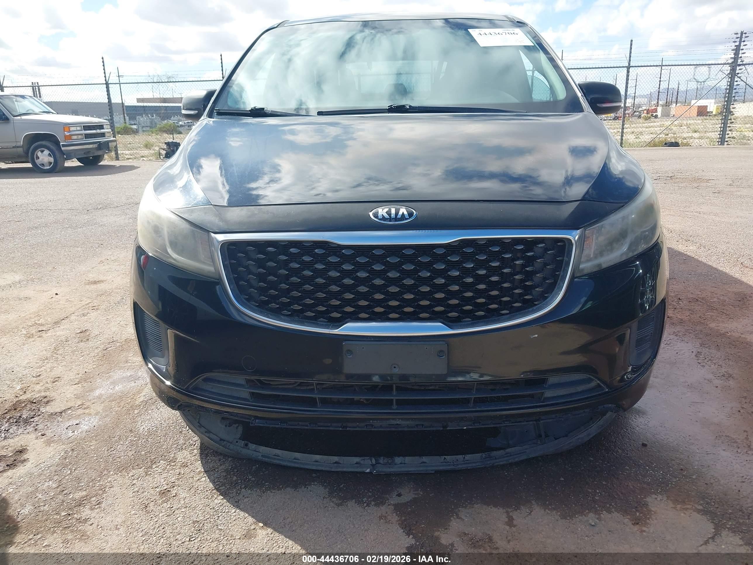 KIA SEDONA image 6