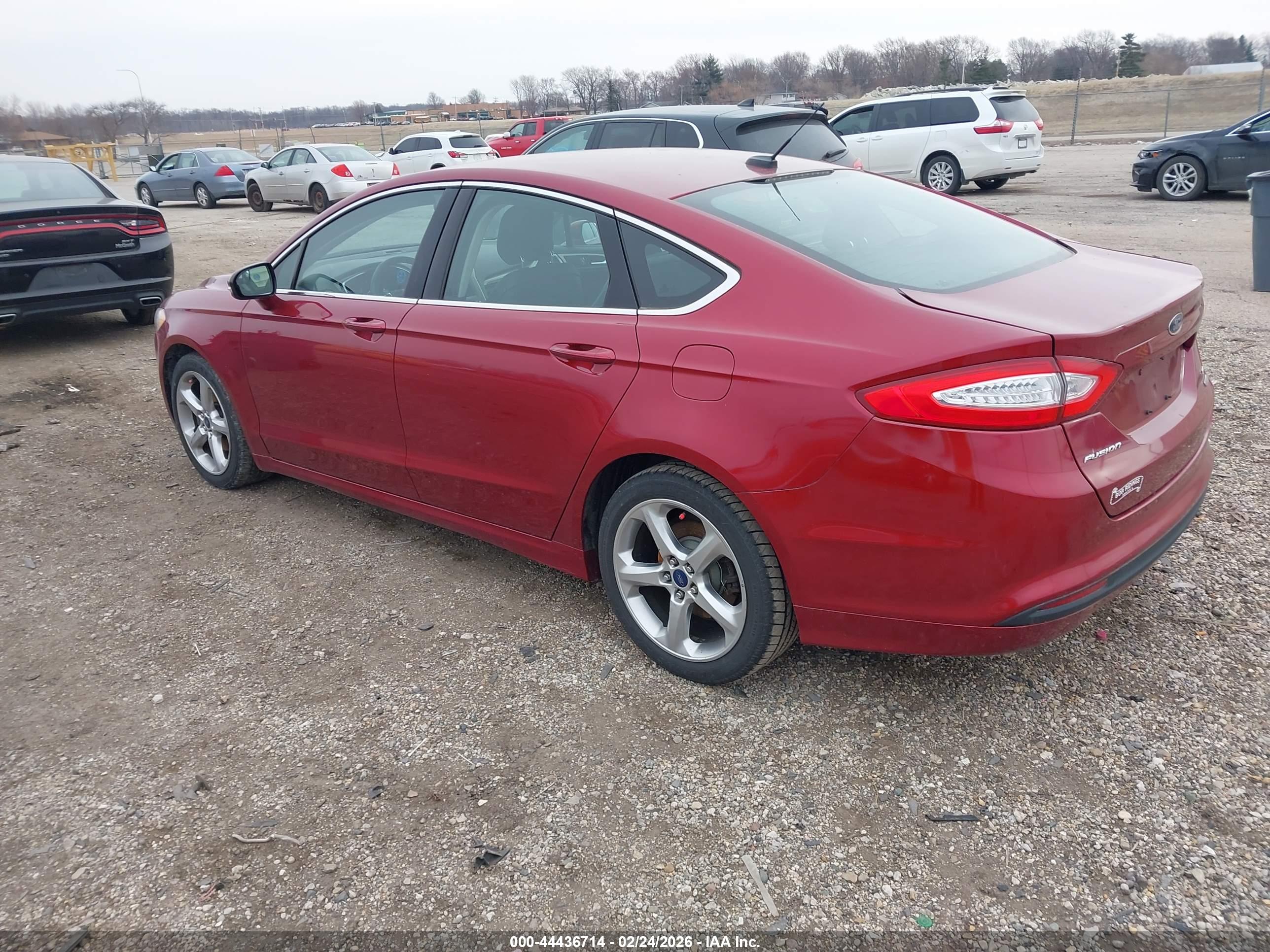 FORD FUSION image 3