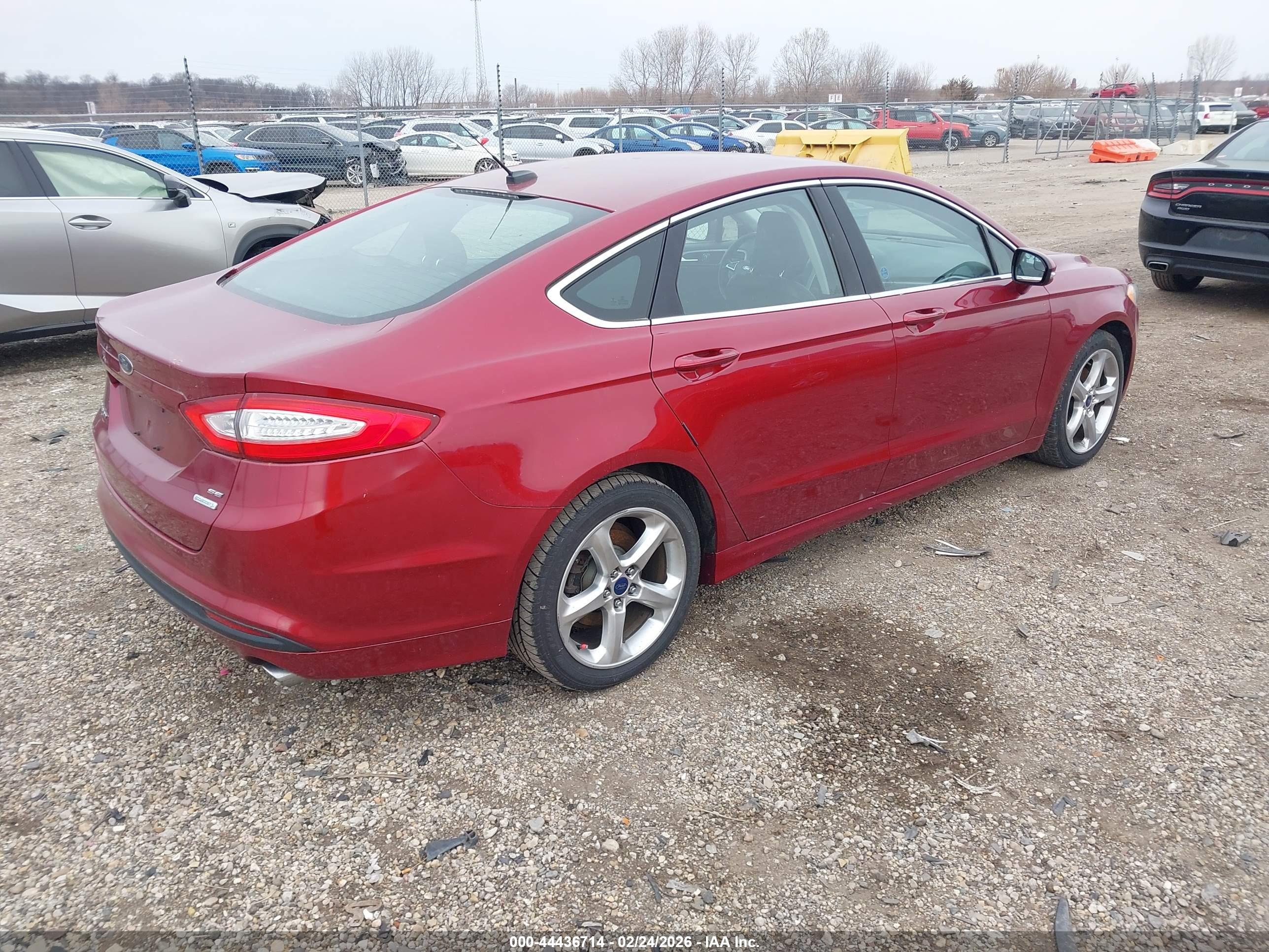 FORD FUSION image 4