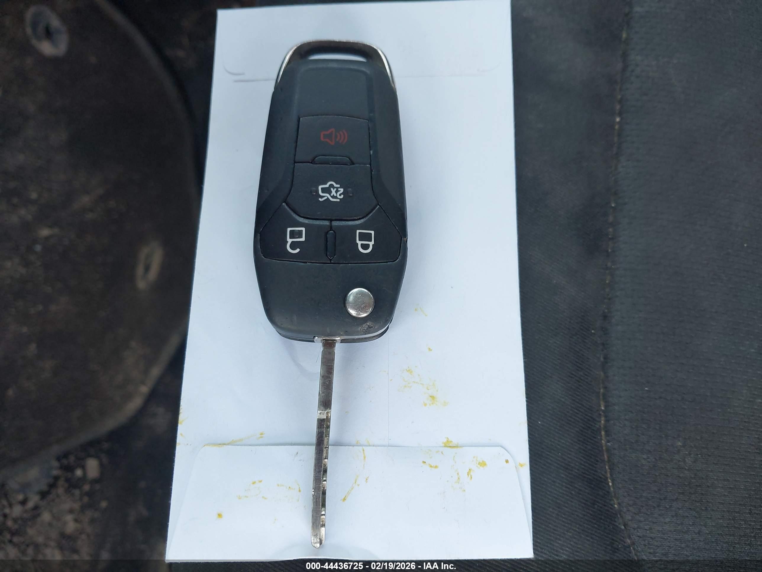 FORD FUSION image 11