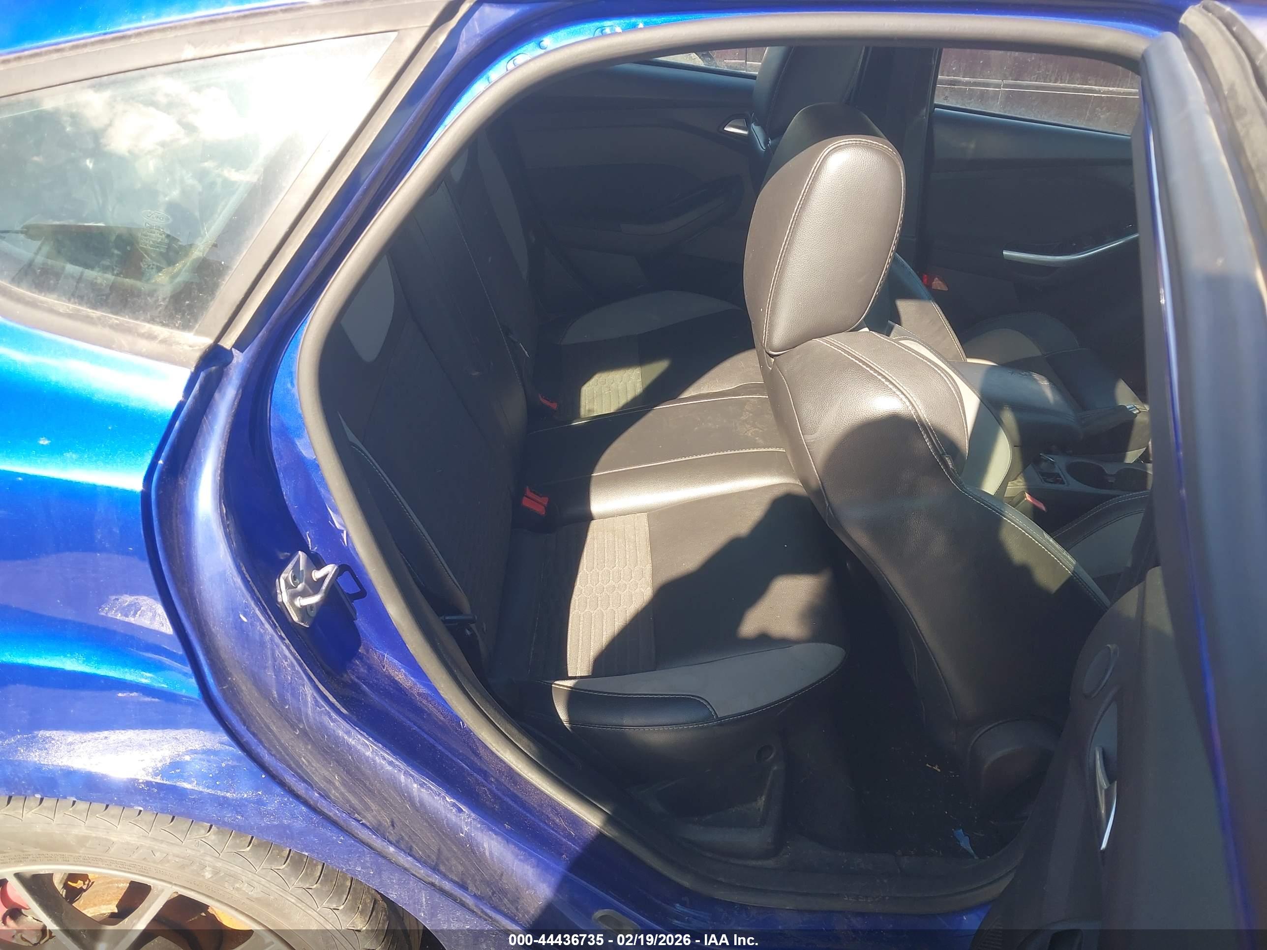 FORD FOCUS image 8