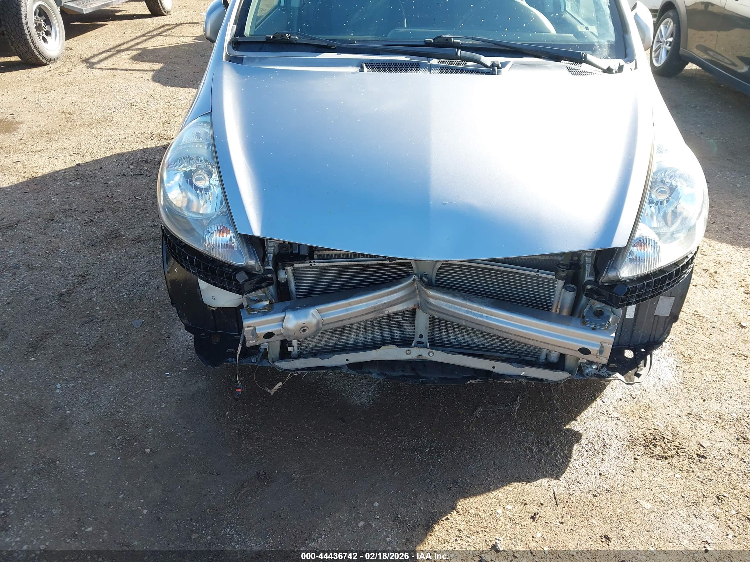 HONDA FIT image 6
