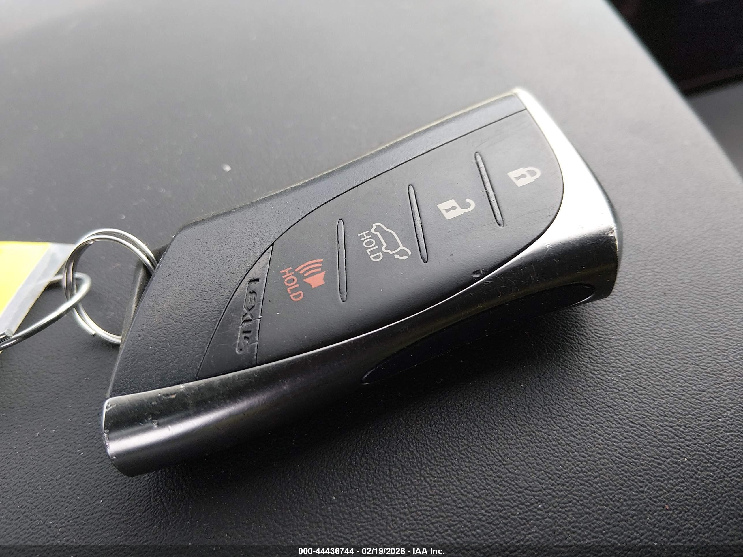 LEXUS UX image 11