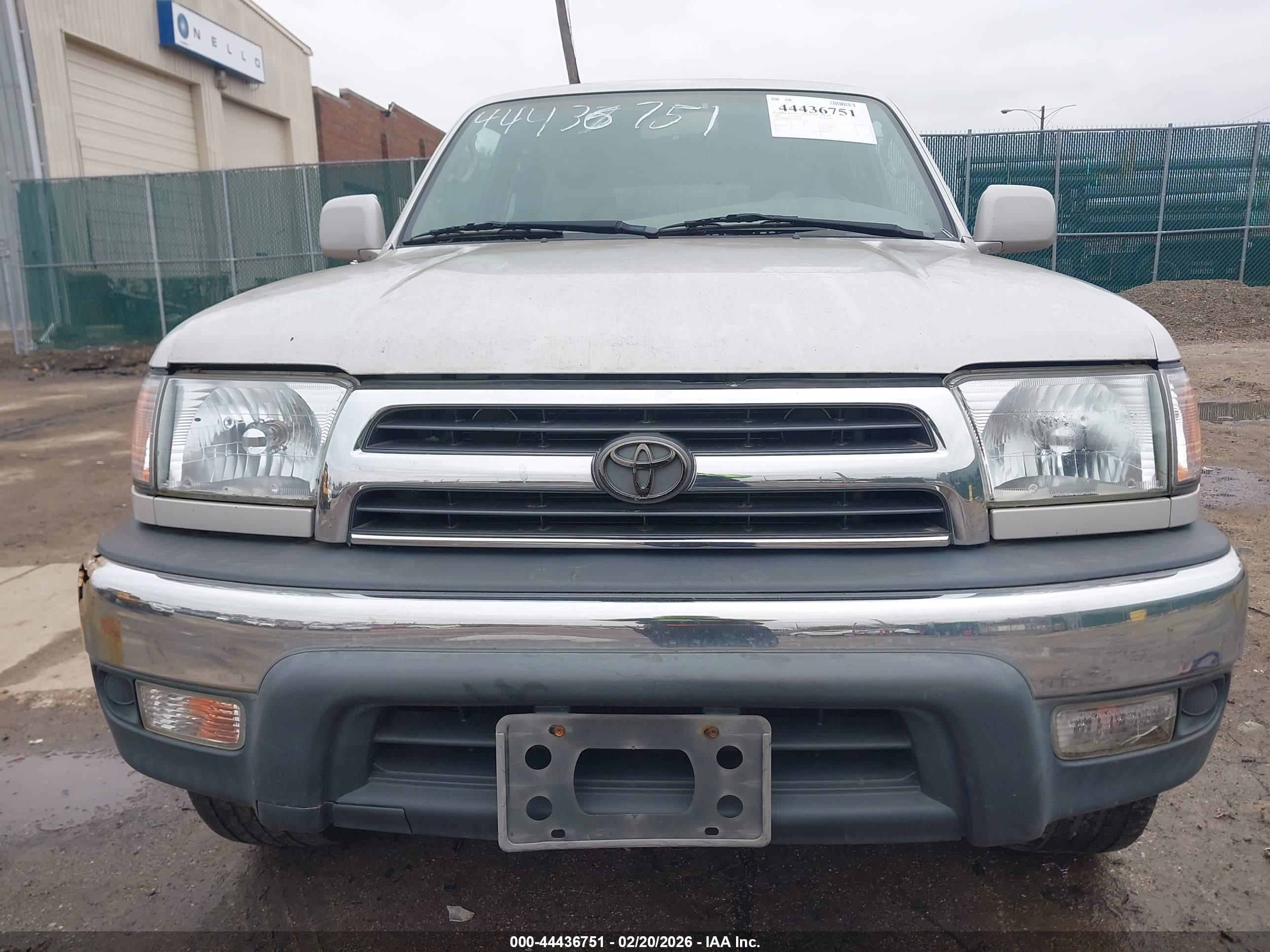TOYOTA 4RUNNER image 6