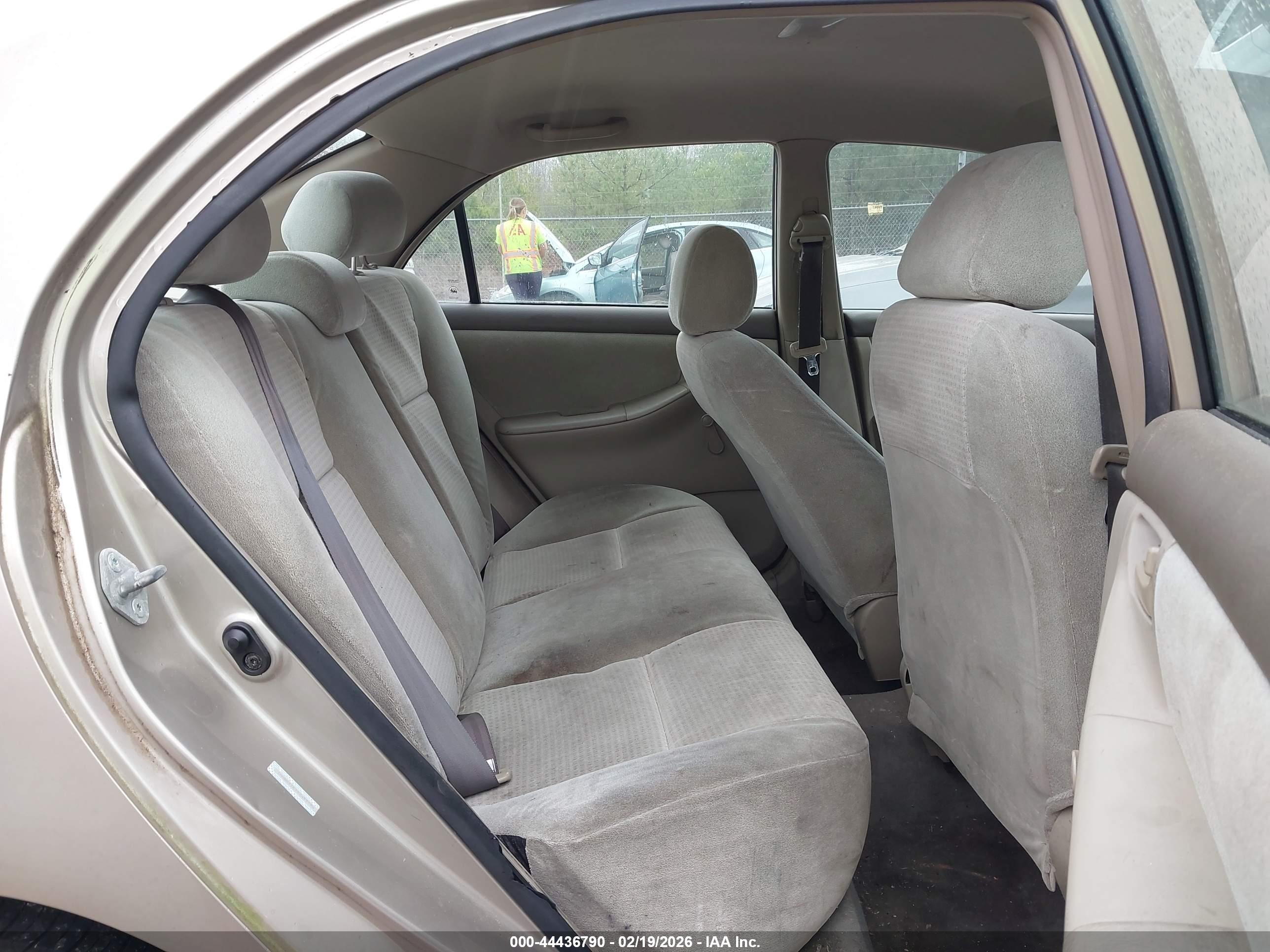 TOYOTA COROLLA image 8