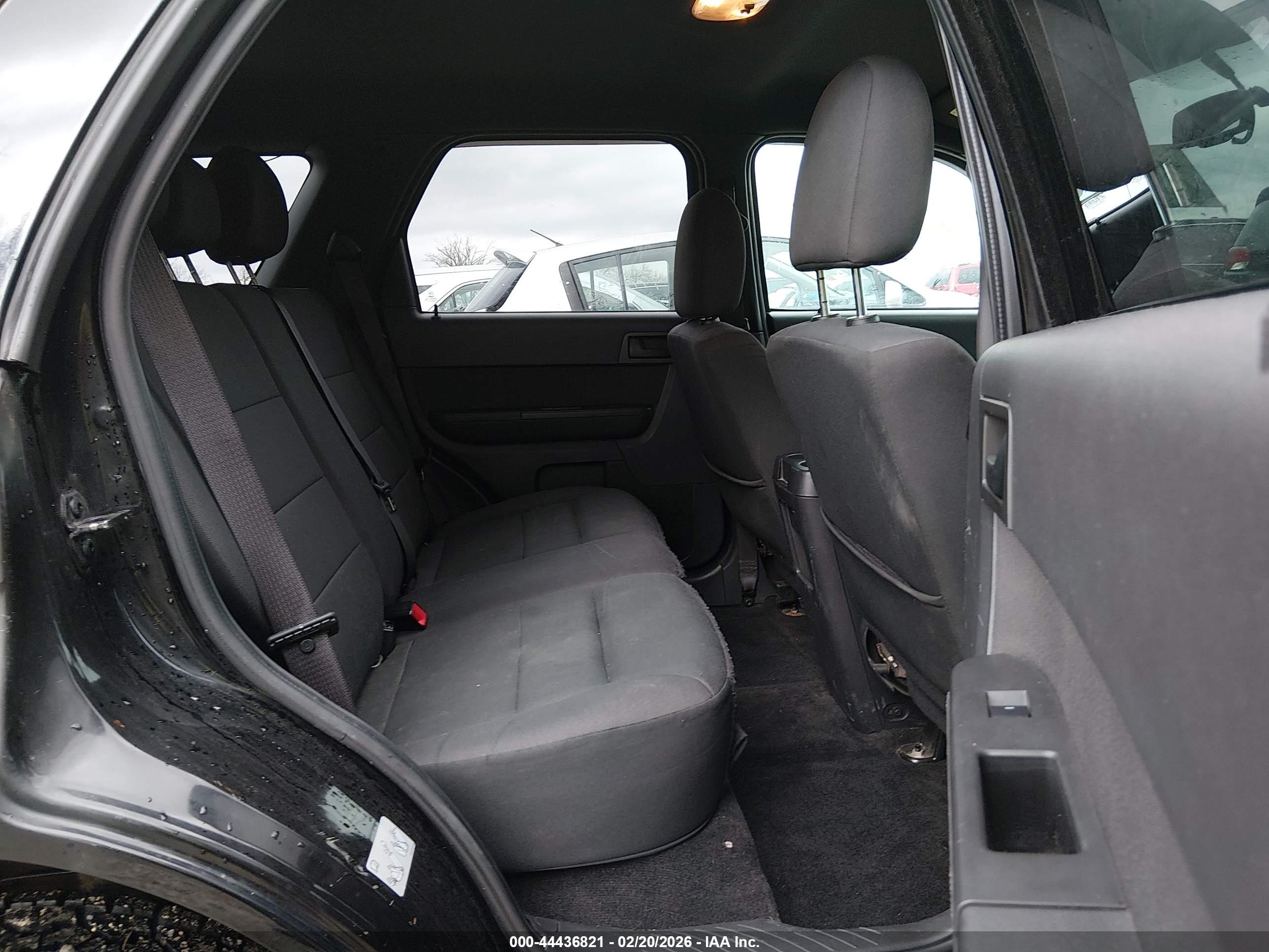 FORD ESCAPE image 8