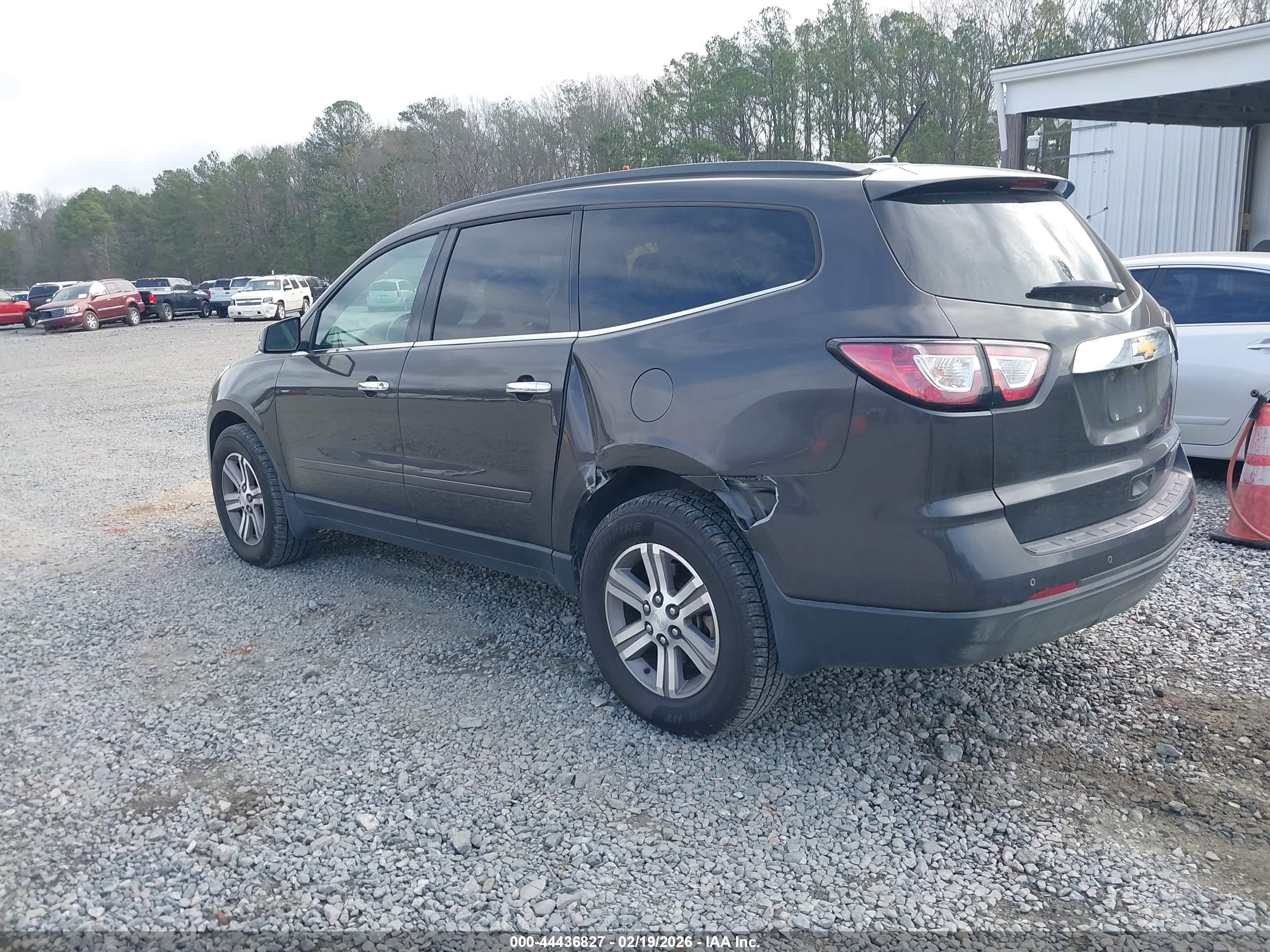 CHEVROLET TRAVERSE image 3