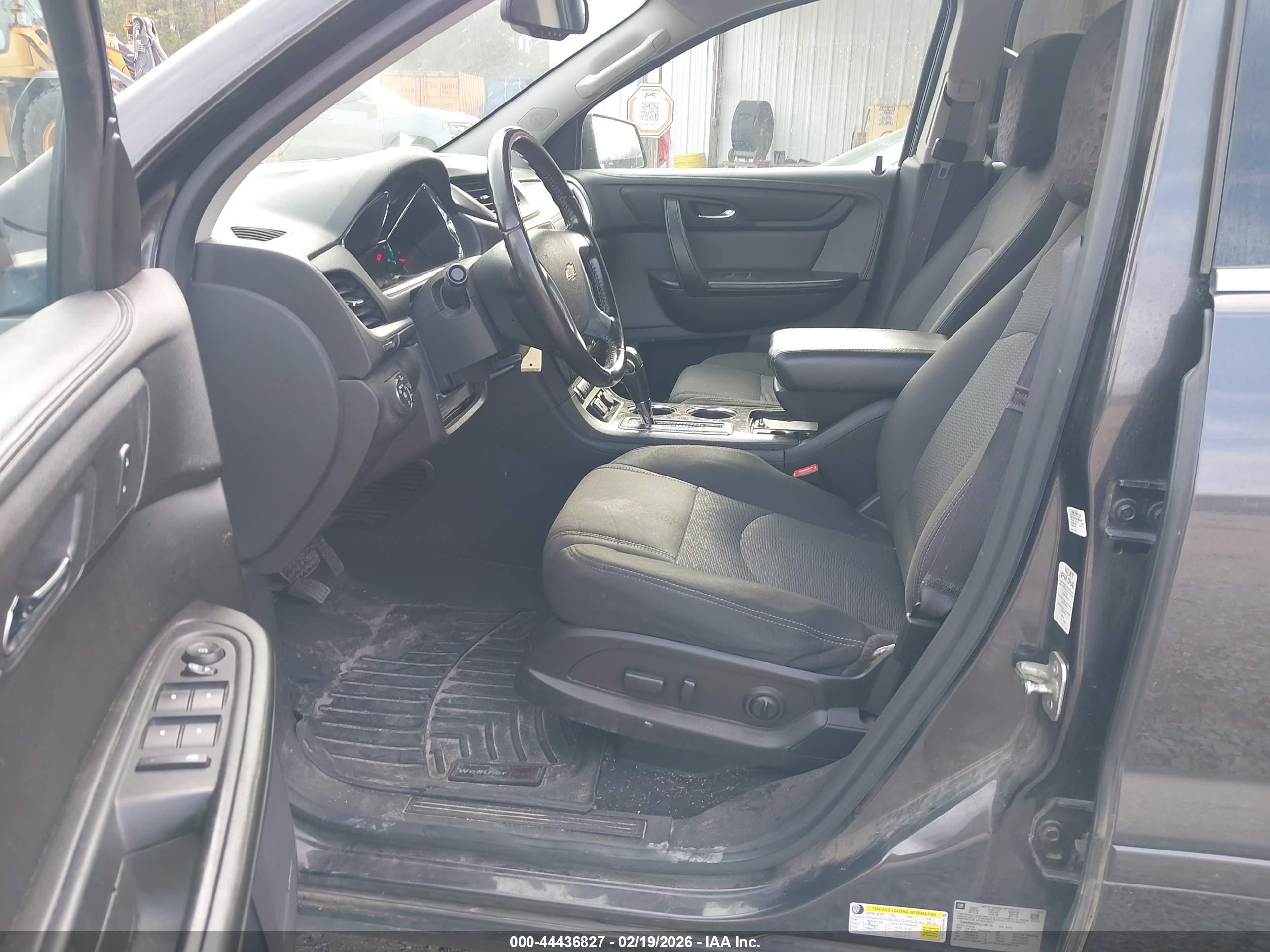 CHEVROLET TRAVERSE image 5