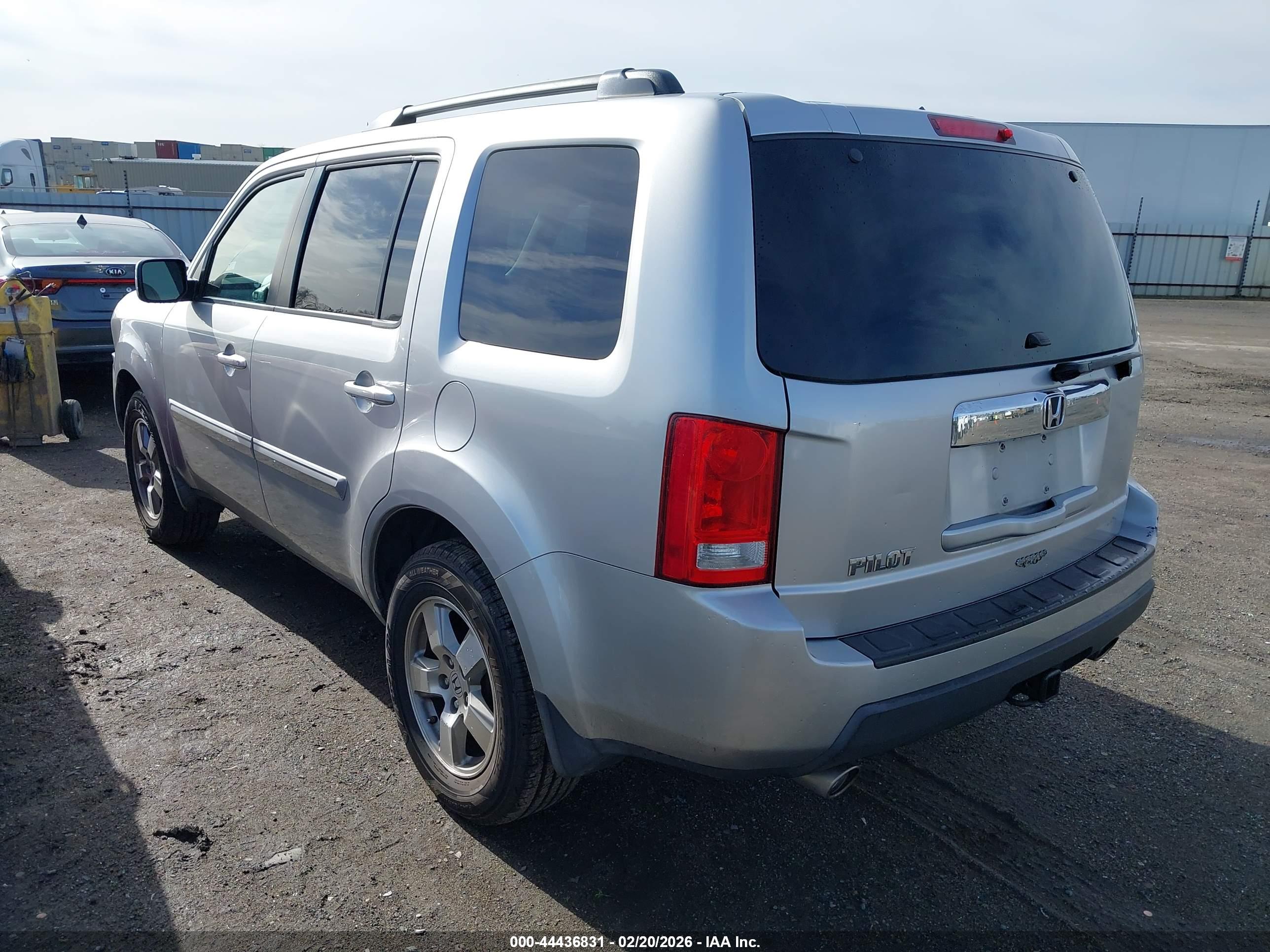 HONDA PILOT image 3