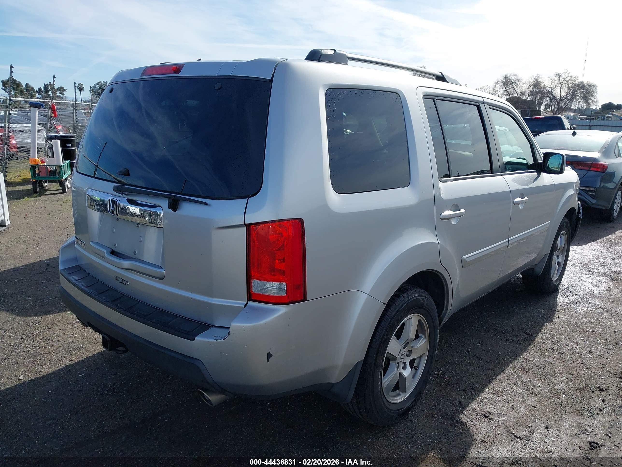 HONDA PILOT image 4
