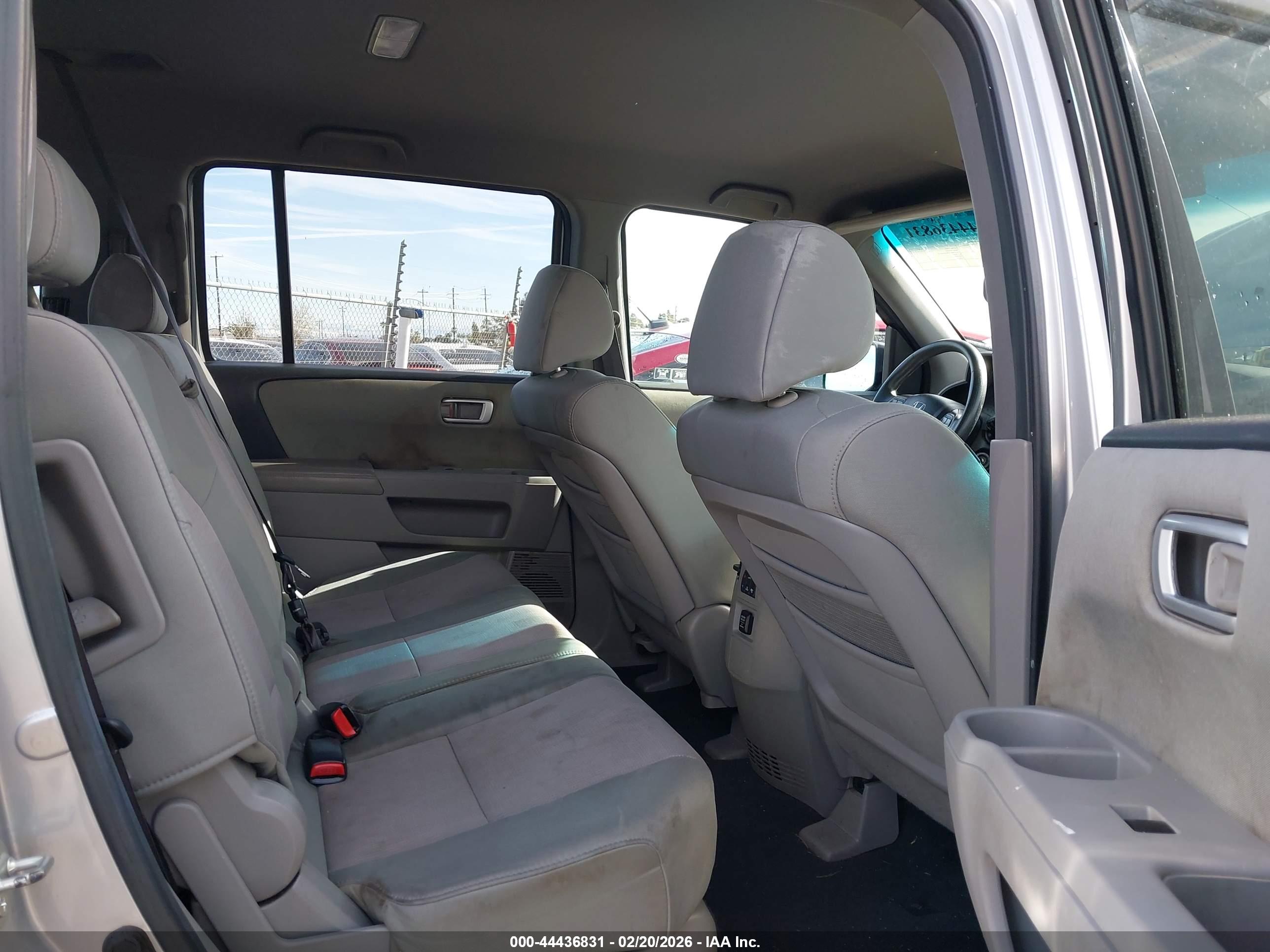 HONDA PILOT image 8