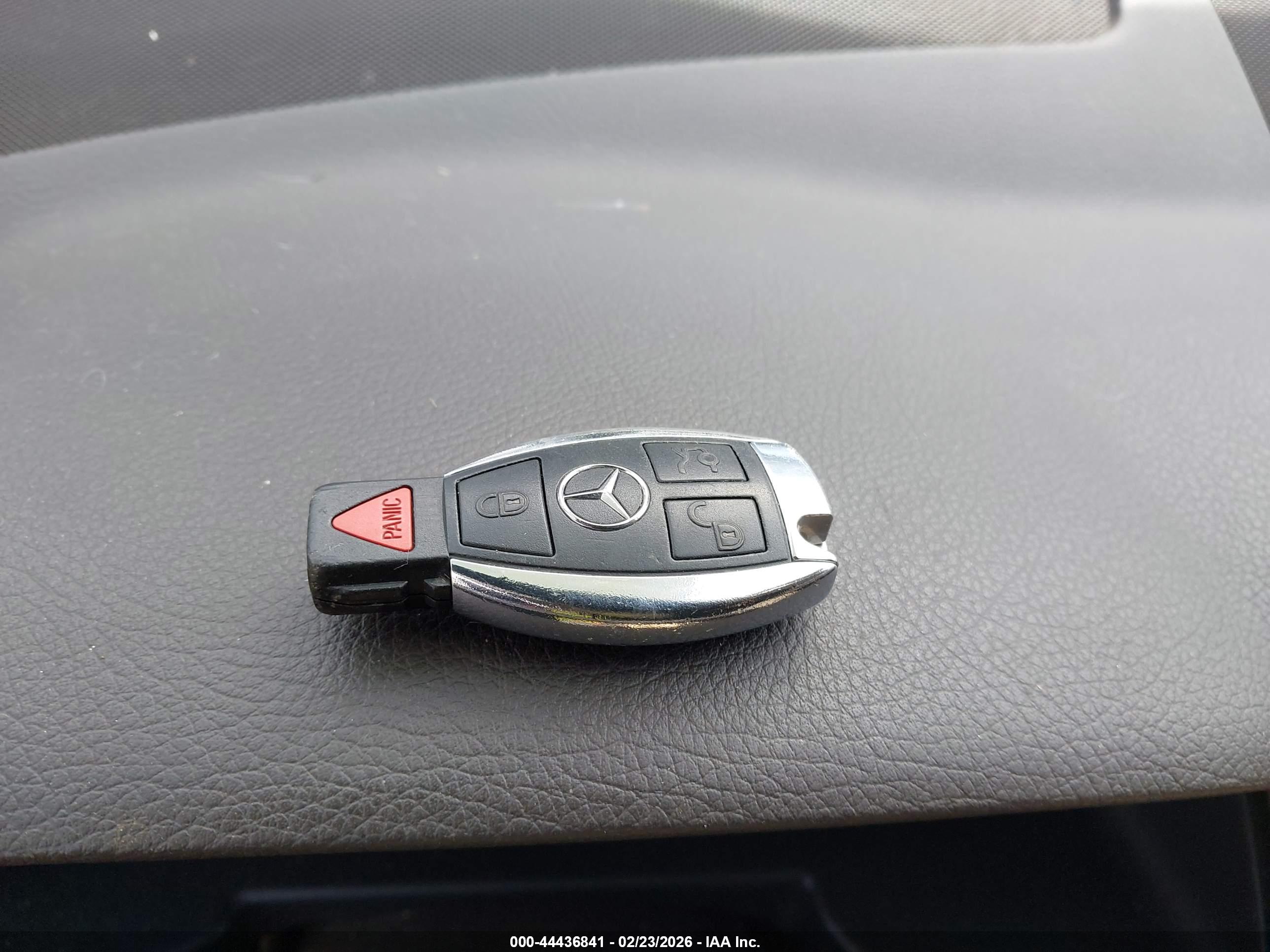 MERCEDES-BENZ GLK image 11