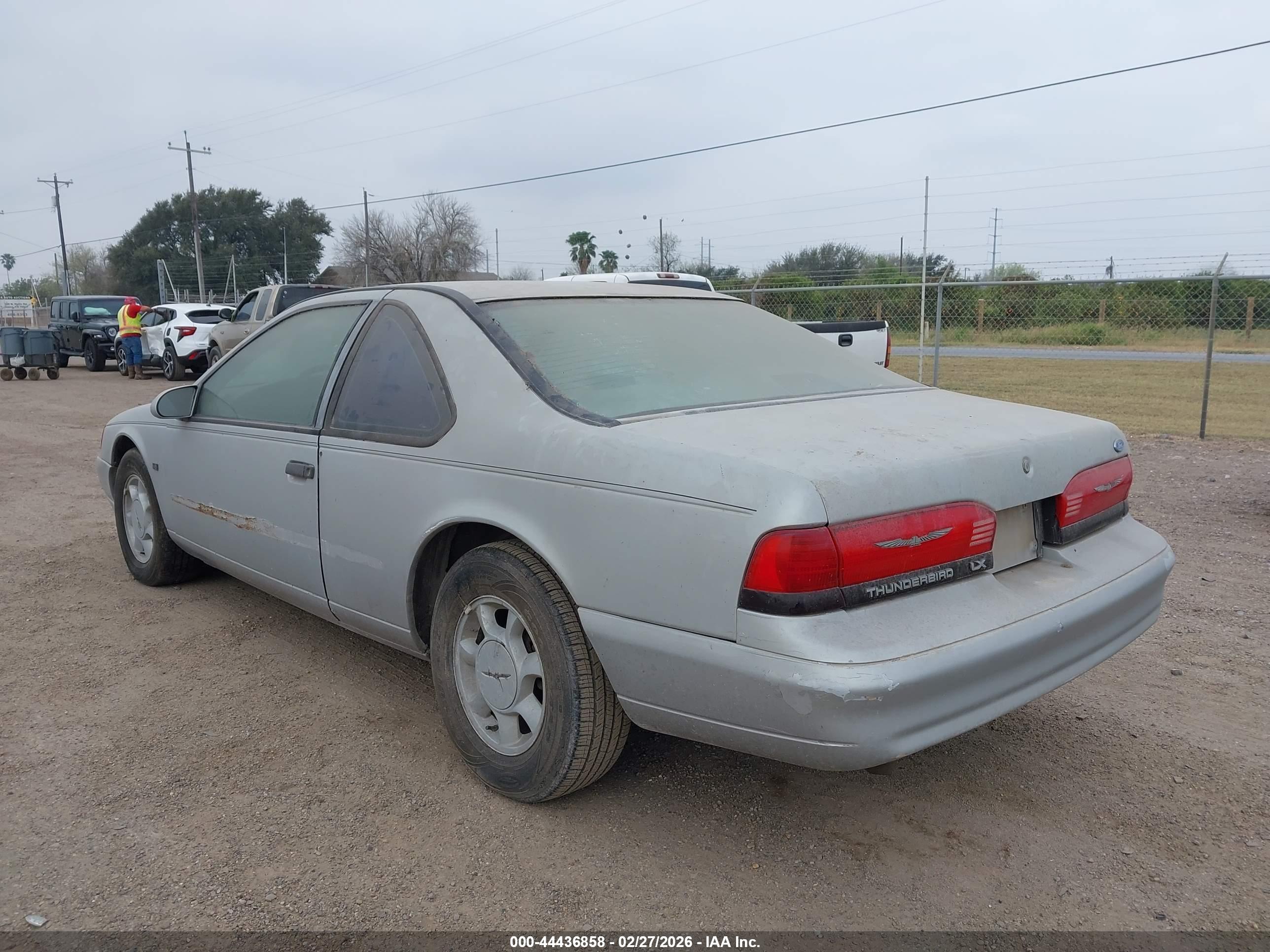 FORD THUNDERBIRD image 3
